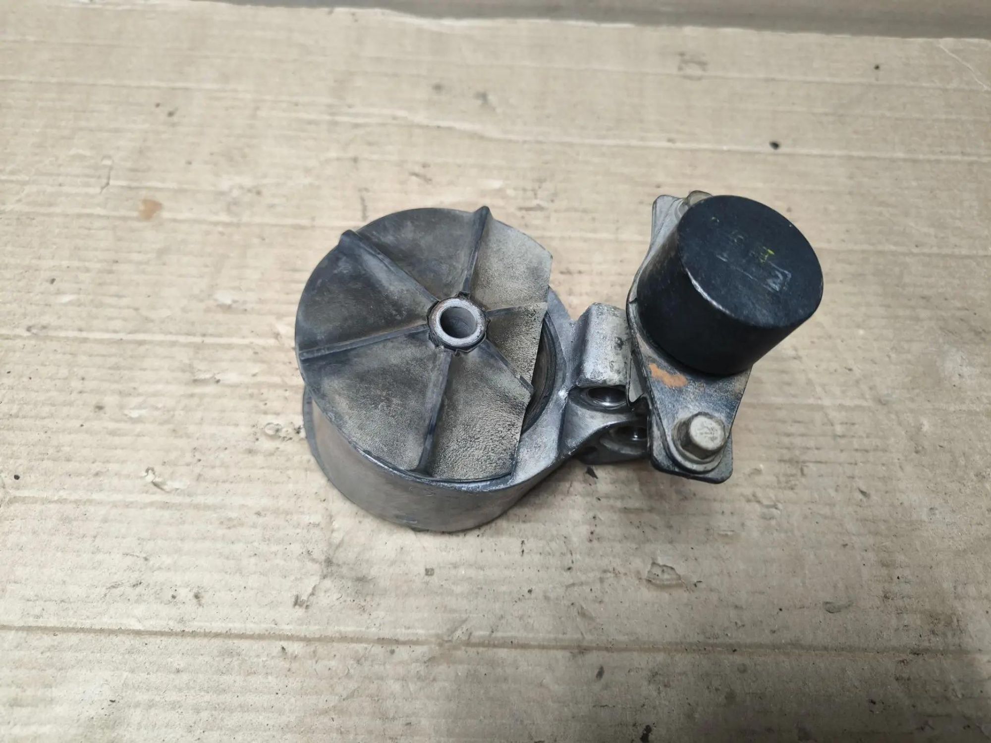 https://ycs.partsauto.market/partsauto-images/thmbs/userImages/d89d66a30f14dbad161fb7a986aa0fe5/part/01cf2931-e0b4-4dd6-90db-04c1b8eeeacb_1787032459642.jpg