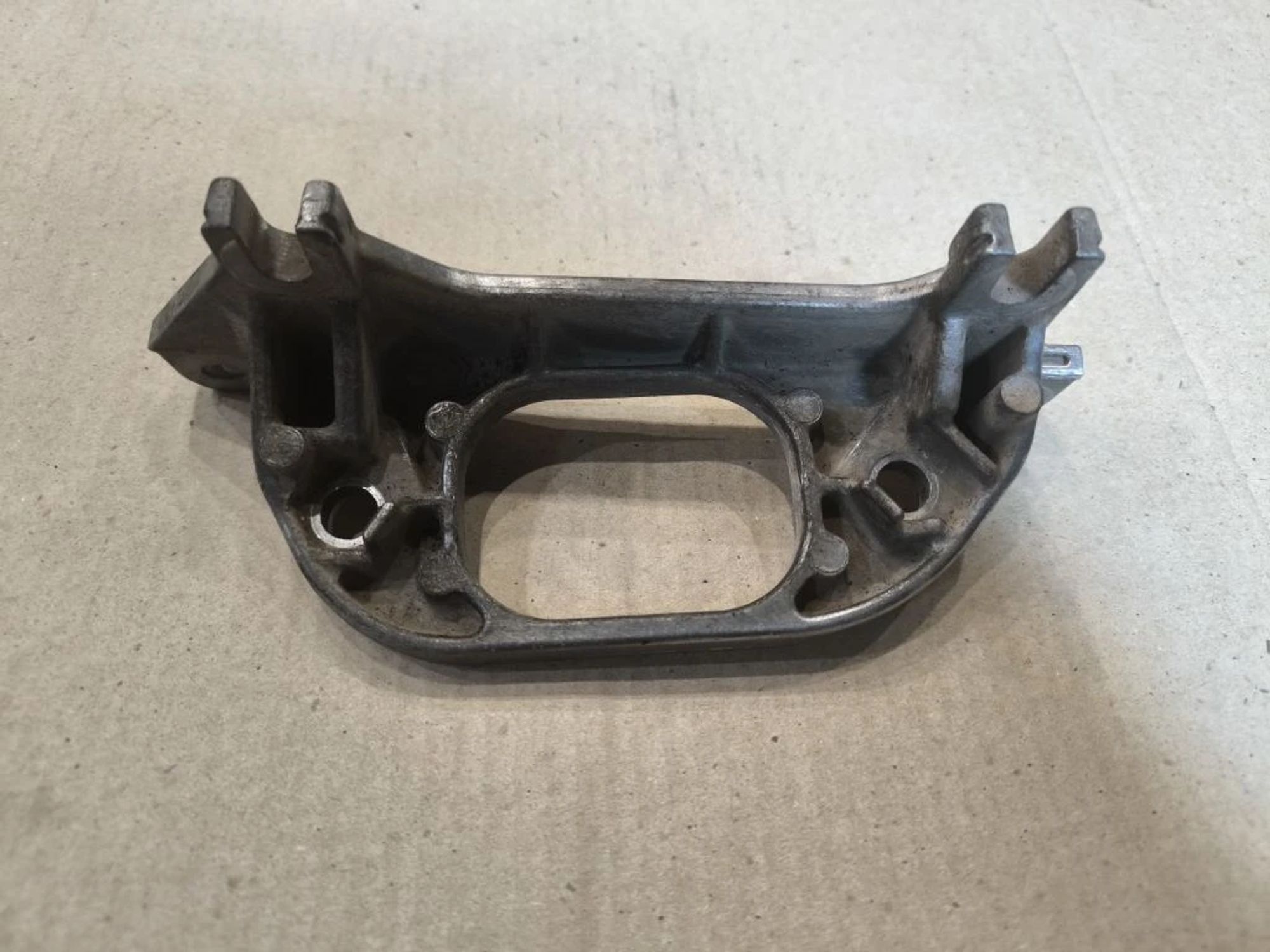 https://ycs.partsauto.market/partsauto-images/thmbs/userImages/d89d66a30f14dbad161fb7a986aa0fe5/part/01e01501-70d5-473b-88a4-a7aa66cc3b71_1779947502197.jpg