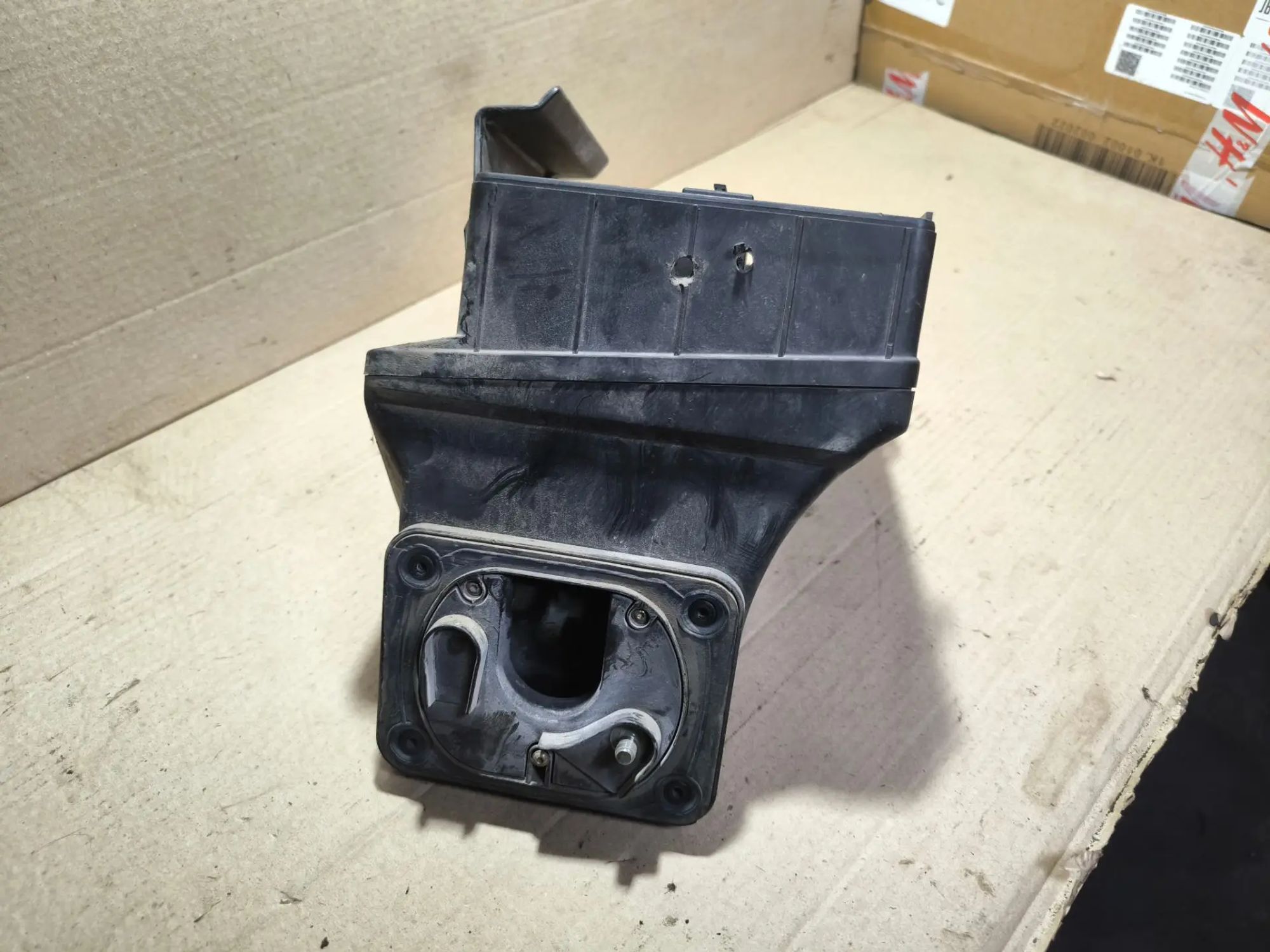 https://ycs.partsauto.market/partsauto-images/thmbs/userImages/d89d66a30f14dbad161fb7a986aa0fe5/part/023f003c-9cb5-4c1c-8c15-d66fb538e3e8_1783050406399.jpg