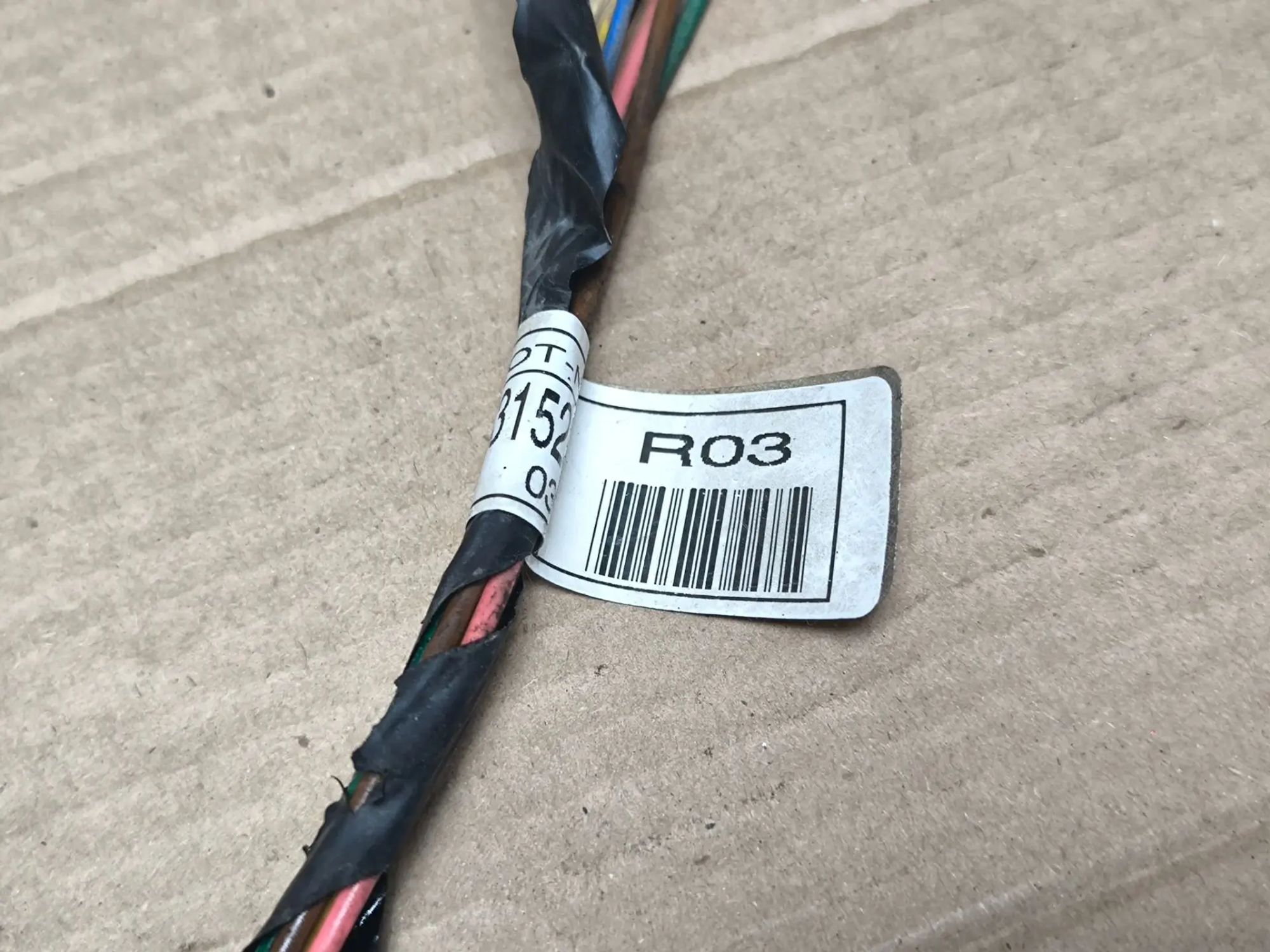 https://ycs.partsauto.market/partsauto-images/thmbs/userImages/d89d66a30f14dbad161fb7a986aa0fe5/part/025048dc-2ed6-4739-a222-b6836765bbca_1784909732222.jpg