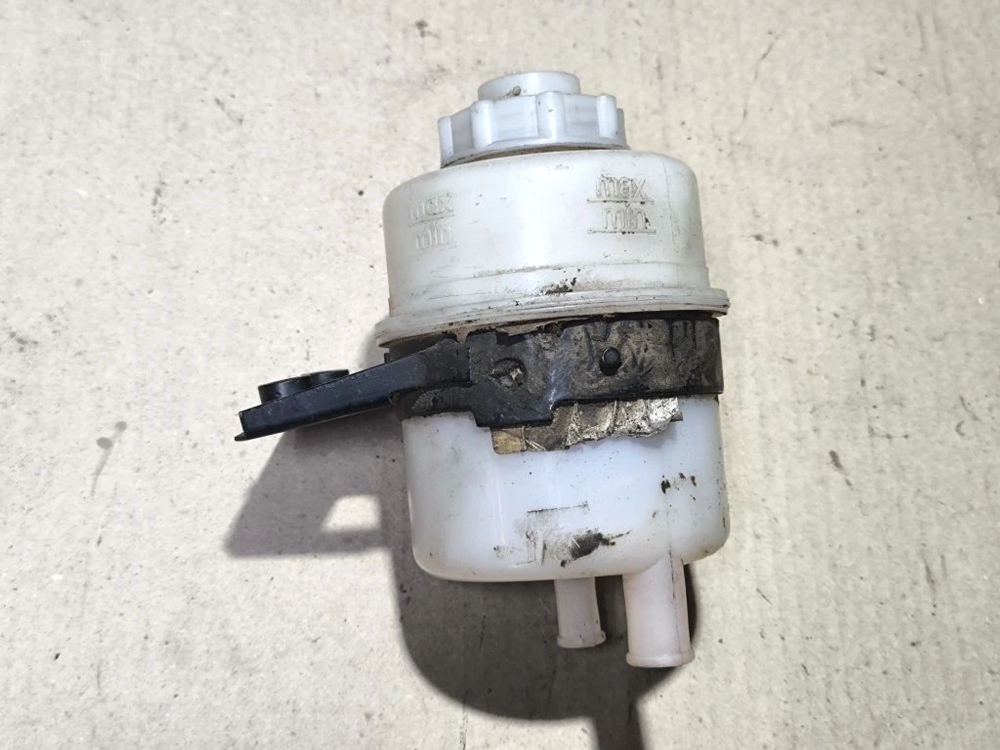 https://ycs.partsauto.market/partsauto-images/thmbs/userImages/d89d66a30f14dbad161fb7a986aa0fe5/part/032232d4-a05e-47e8-ba87-136f3d56fb97_1780574639896.jpg