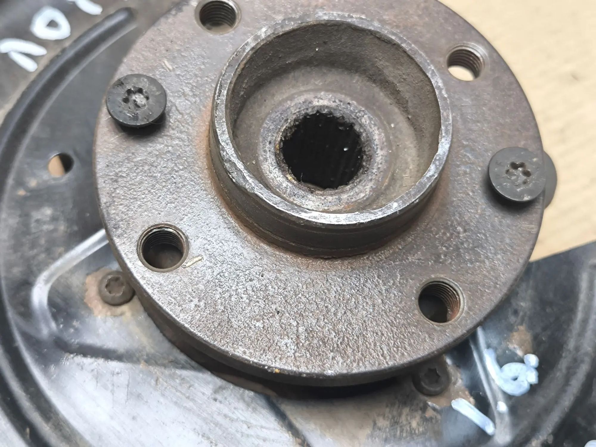 https://ycs.partsauto.market/partsauto-images/thmbs/userImages/d89d66a30f14dbad161fb7a986aa0fe5/part/0393757c-bb78-48fa-b619-8976b022f194_1783852368843.jpg