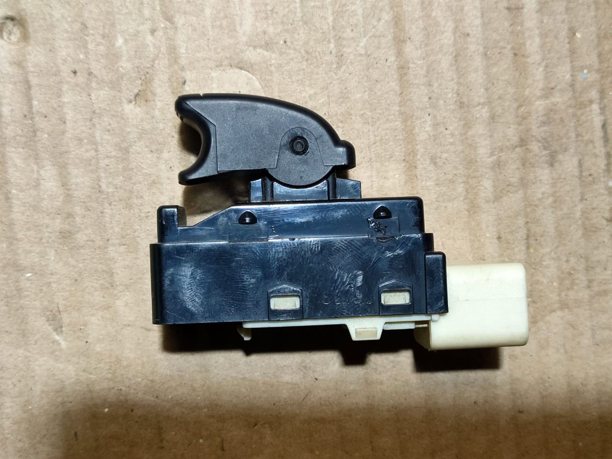 https://ycs.partsauto.market/partsauto-images/thmbs/userImages/d89d66a30f14dbad161fb7a986aa0fe5/part/0400414c-9526-48b9-b4de-d5b5a930cf1b_1721992816096.jpg