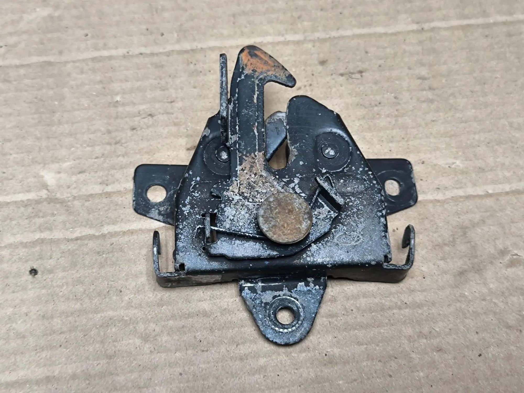 https://ycs.partsauto.market/partsauto-images/thmbs/userImages/d89d66a30f14dbad161fb7a986aa0fe5/part/04a1102b-0195-436f-8cb2-9c919fea1a75_1785567930556.jpg
