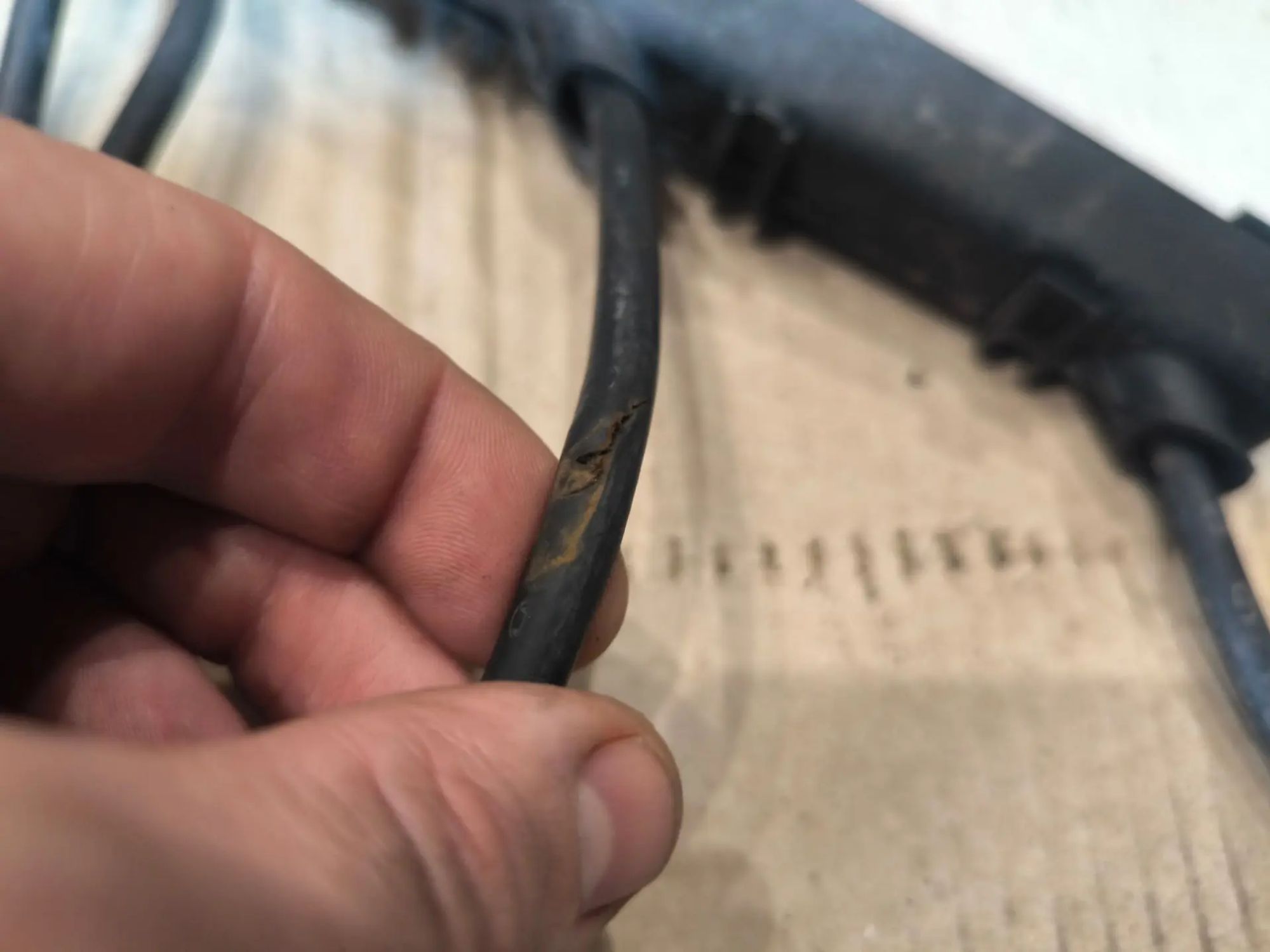 https://ycs.partsauto.market/partsauto-images/thmbs/userImages/d89d66a30f14dbad161fb7a986aa0fe5/part/05036180-bf18-4d04-9e4a-35d9c03b8f81_1781698843834.jpg
