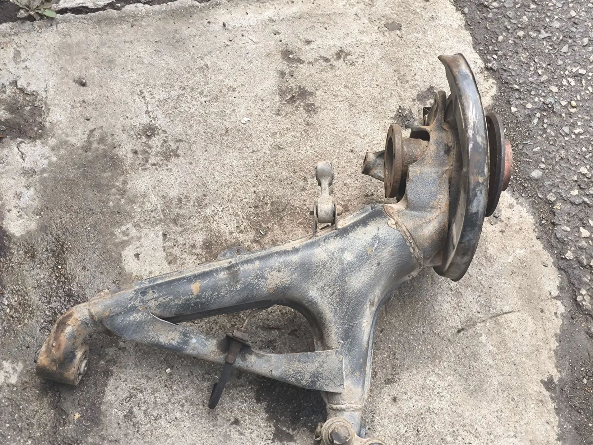 https://ycs.partsauto.market/partsauto-images/thmbs/userImages/d89d66a30f14dbad161fb7a986aa0fe5/part/08fdcd37-c977-4208-8145-db9ef8970879_1783528303360.jpg