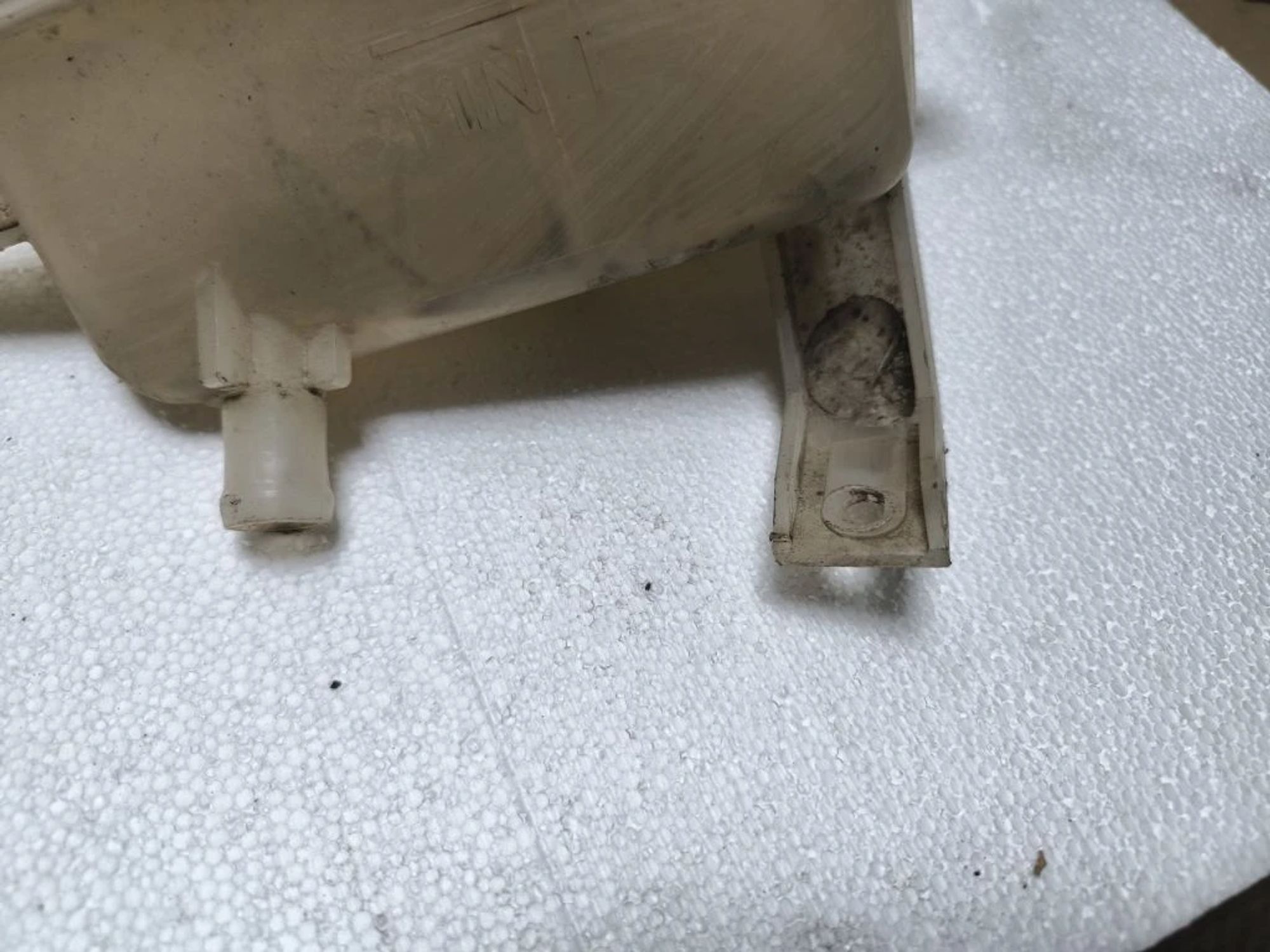 https://ycs.partsauto.market/partsauto-images/thmbs/userImages/d89d66a30f14dbad161fb7a986aa0fe5/part/09282976-4dc0-4f3a-93c8-6120221494ab_1778575779951.jpg