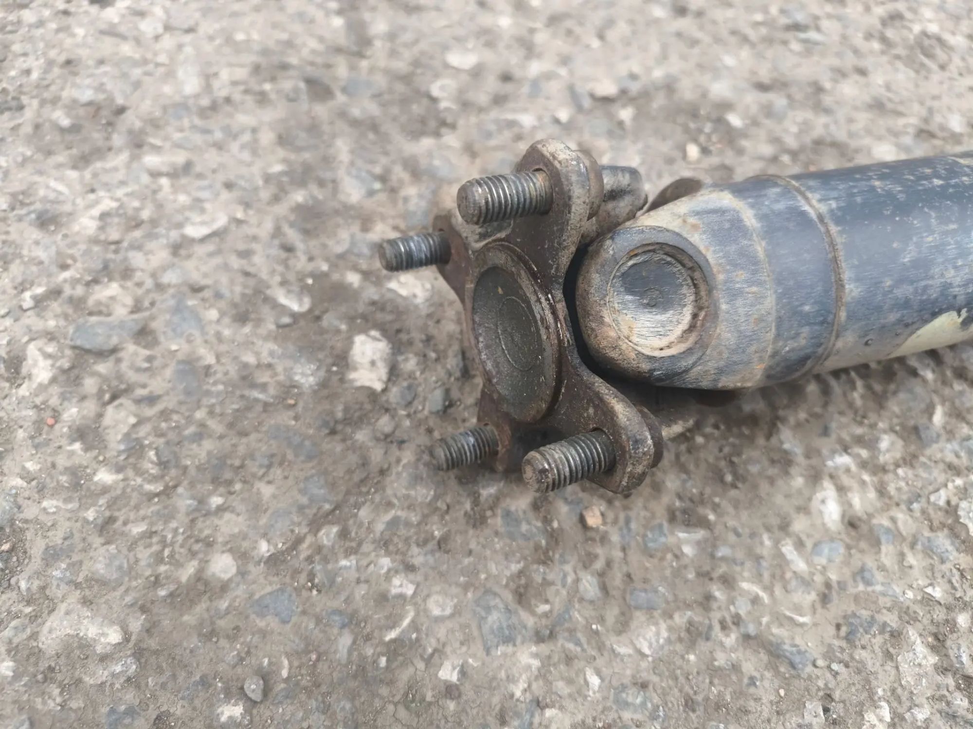 https://ycs.partsauto.market/partsauto-images/thmbs/userImages/d89d66a30f14dbad161fb7a986aa0fe5/part/0a65b37f-9627-4ca9-8bbd-157eabe8a7c6_1782405941364.jpg