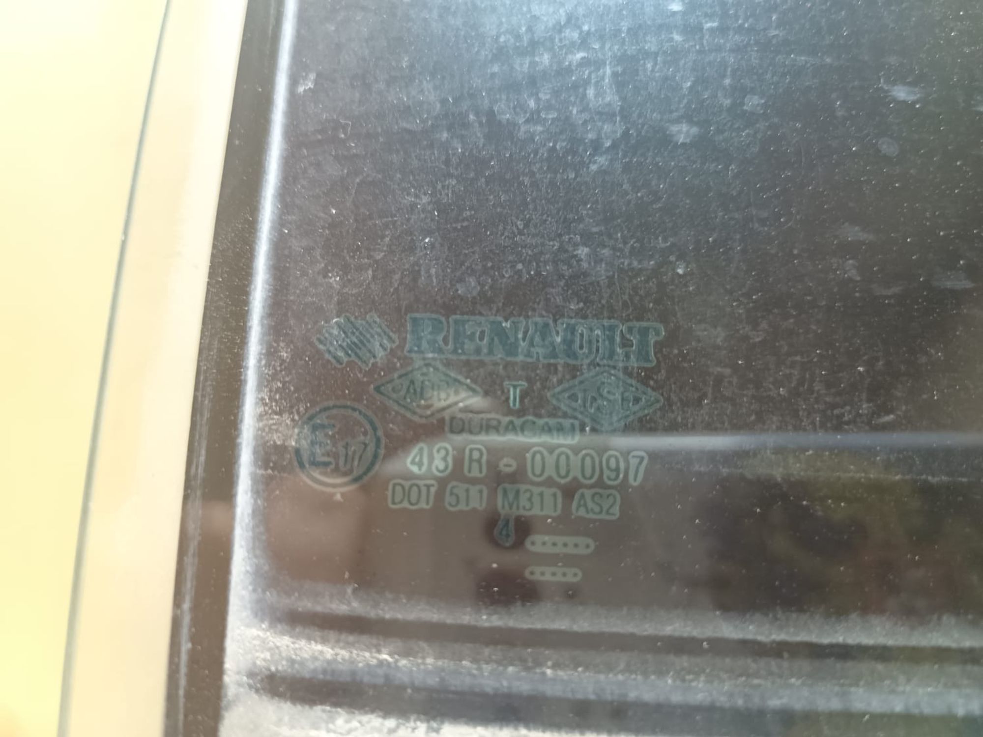 https://ycs.partsauto.market/partsauto-images/thmbs/userImages/d89d66a30f14dbad161fb7a986aa0fe5/part/0ade6059-9681-4e33-80cb-36d81e998297_1737966634154.jpg