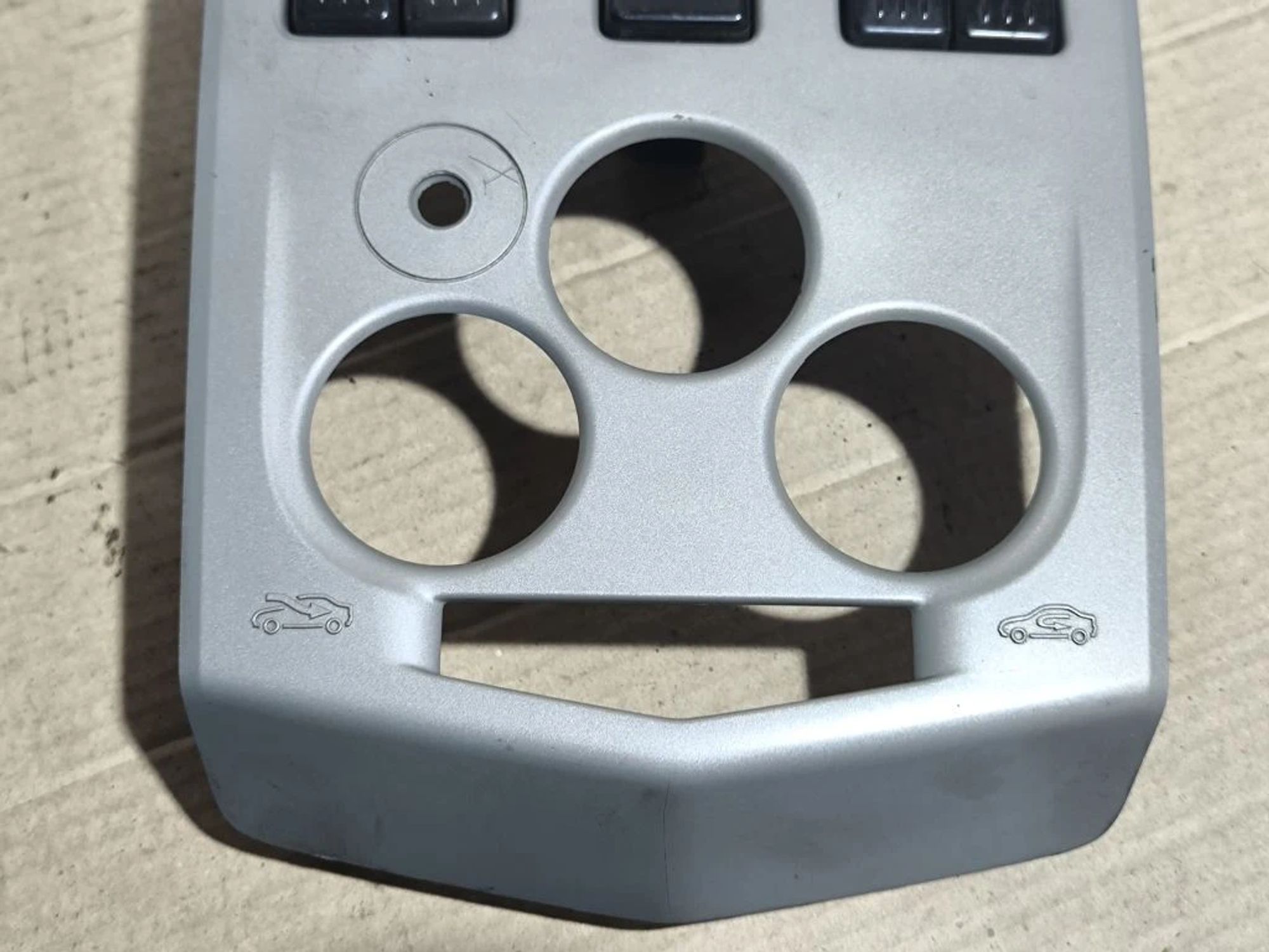 https://ycs.partsauto.market/partsauto-images/thmbs/userImages/d89d66a30f14dbad161fb7a986aa0fe5/part/0b6fba6c-5950-4f1d-9c28-1c2f487eb5f6_1781076755235.jpg