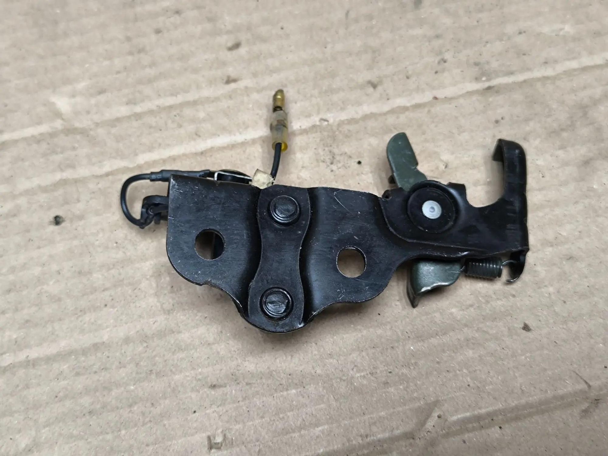 https://ycs.partsauto.market/partsauto-images/thmbs/userImages/d89d66a30f14dbad161fb7a986aa0fe5/part/0c4d2a1d-5592-4d84-9aac-ab1fd8460da4_1785568024742.jpg