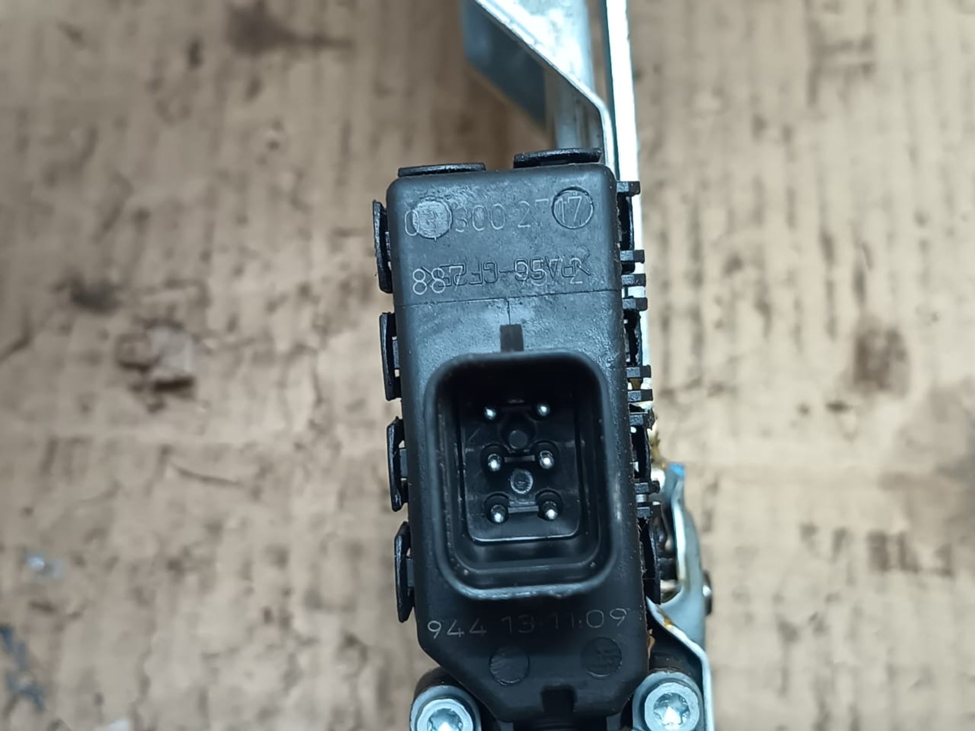 https://ycs.partsauto.market/partsauto-images/thmbs/userImages/d89d66a30f14dbad161fb7a986aa0fe5/part/0d54945e-e96c-47ed-8a73-a1b687b54c4b_1740747148539.jpg