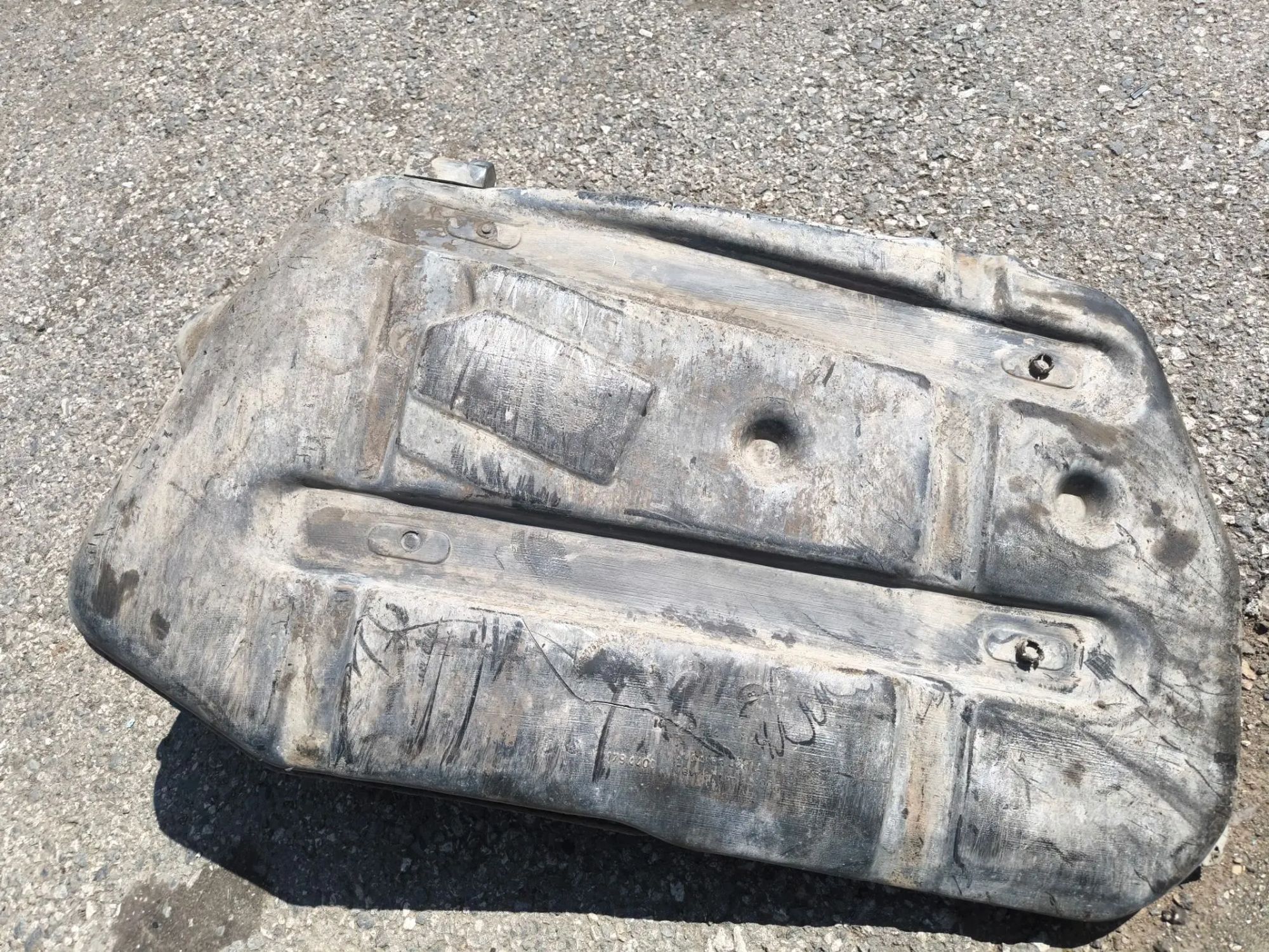 https://ycs.partsauto.market/partsauto-images/thmbs/userImages/d89d66a30f14dbad161fb7a986aa0fe5/part/0d6c9a98-4931-4b7d-8e11-8211a5f43d87_1782809784823.jpg