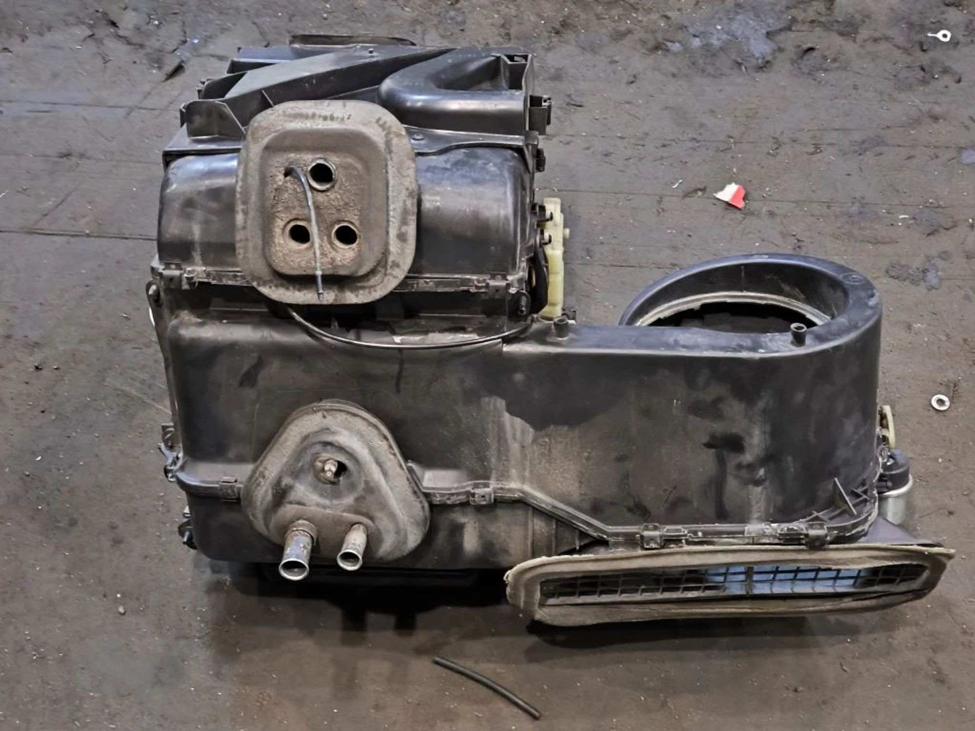 https://ycs.partsauto.market/partsauto-images/thmbs/userImages/d89d66a30f14dbad161fb7a986aa0fe5/part/0e27f8d5-64cc-4c89-9186-ddd3fe040bba_1776759966944.jpg