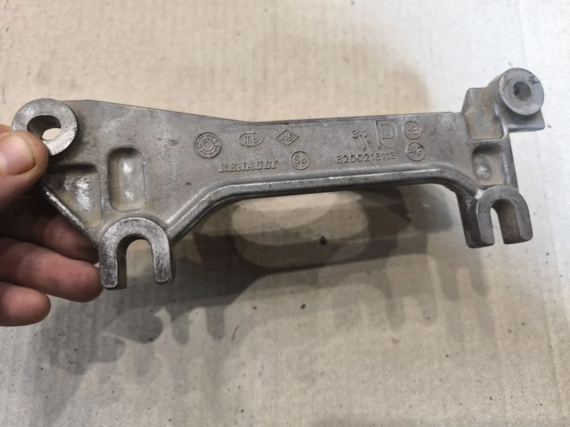 https://ycs.partsauto.market/partsauto-images/thmbs/userImages/d89d66a30f14dbad161fb7a986aa0fe5/part/0f4e7ec3-cf4f-4141-ad17-1a4b08699b50_1779947502557.jpg