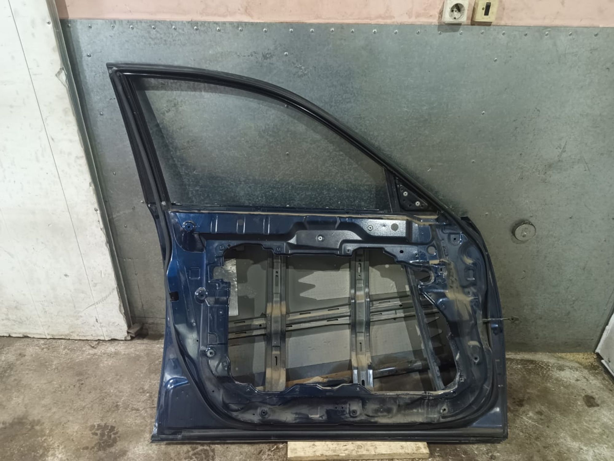 https://ycs.partsauto.market/partsauto-images/thmbs/userImages/d89d66a30f14dbad161fb7a986aa0fe5/part/0fb1cc0c-123a-4adc-a1b7-6a77feaa0047_1735300802879.jpg