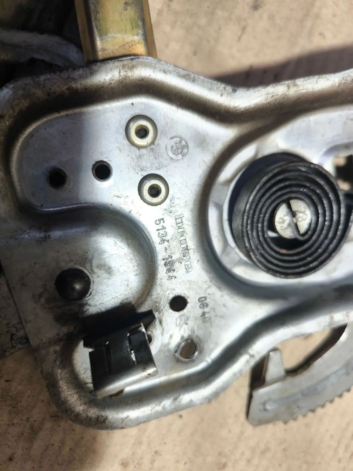 https://ycs.partsauto.market/partsauto-images/thmbs/userImages/d89d66a30f14dbad161fb7a986aa0fe5/part/0fdc956f-941d-4362-9319-f4497f89f9f4_1781699127718.jpg