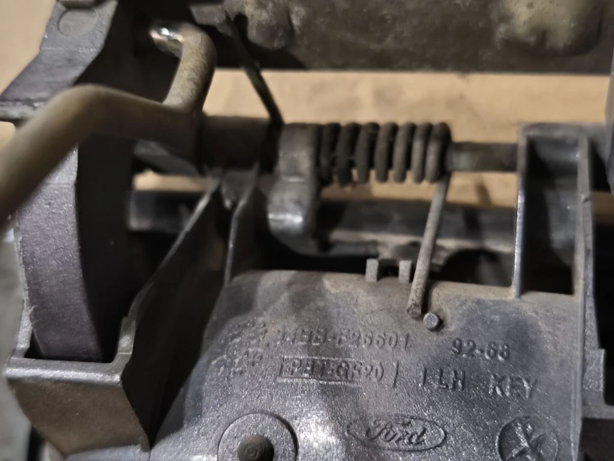 https://ycs.partsauto.market/partsauto-images/thmbs/userImages/d89d66a30f14dbad161fb7a986aa0fe5/part/1048c113-5ca7-4a67-83d3-aa7f6bb4b045_1776848302636.jpg