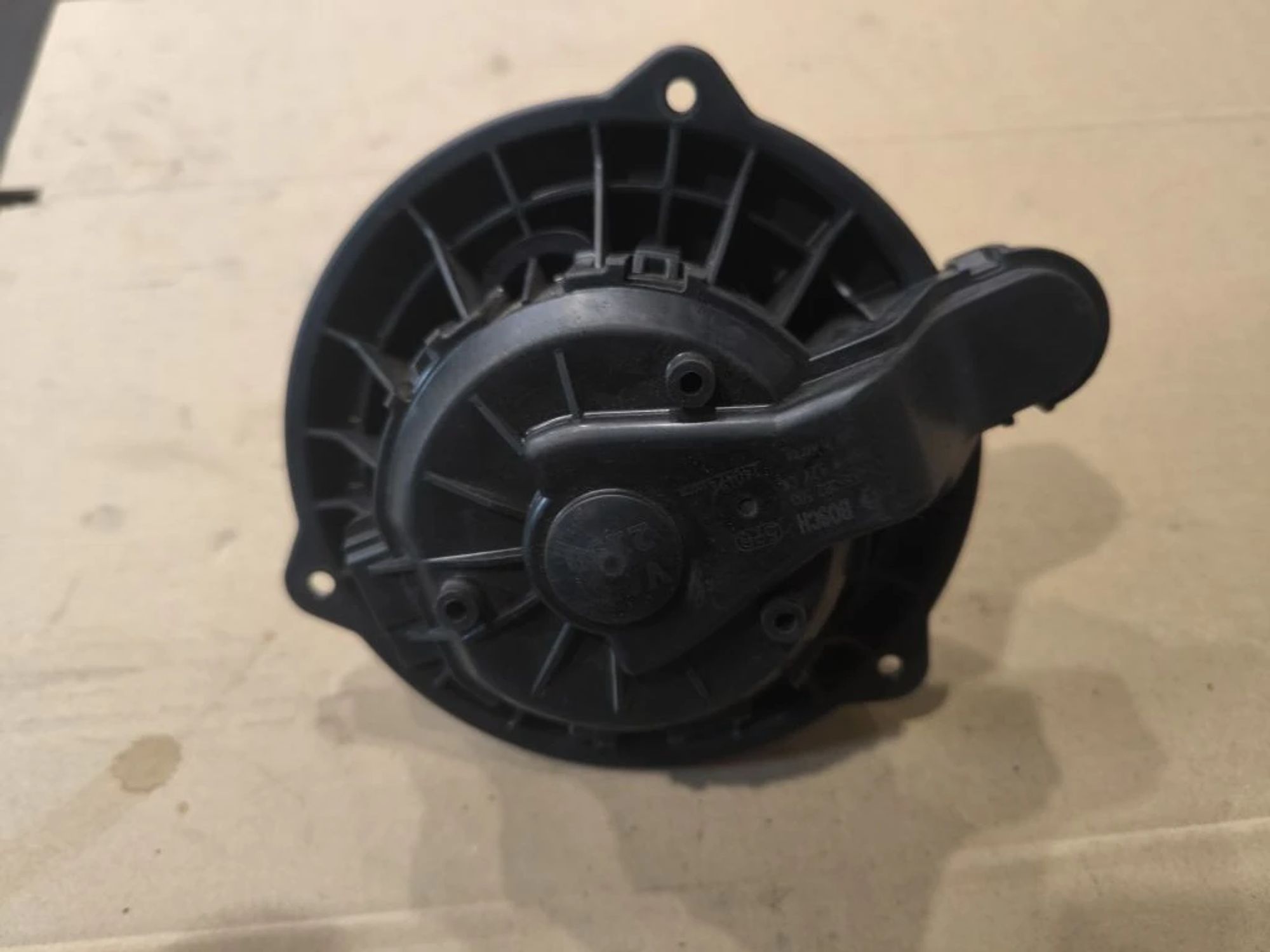 https://ycs.partsauto.market/partsauto-images/thmbs/userImages/d89d66a30f14dbad161fb7a986aa0fe5/part/105ca4fe-646e-4063-a622-17bddce23d54_1776753524360.jpg