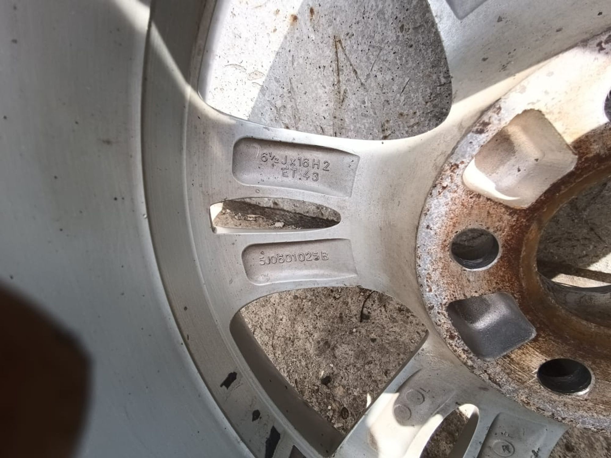 https://ycs.partsauto.market/partsauto-images/thmbs/userImages/d89d66a30f14dbad161fb7a986aa0fe5/part/10bf7d52-8e5f-4178-9bc4-ef6287da49df_1719485951424.jpg
