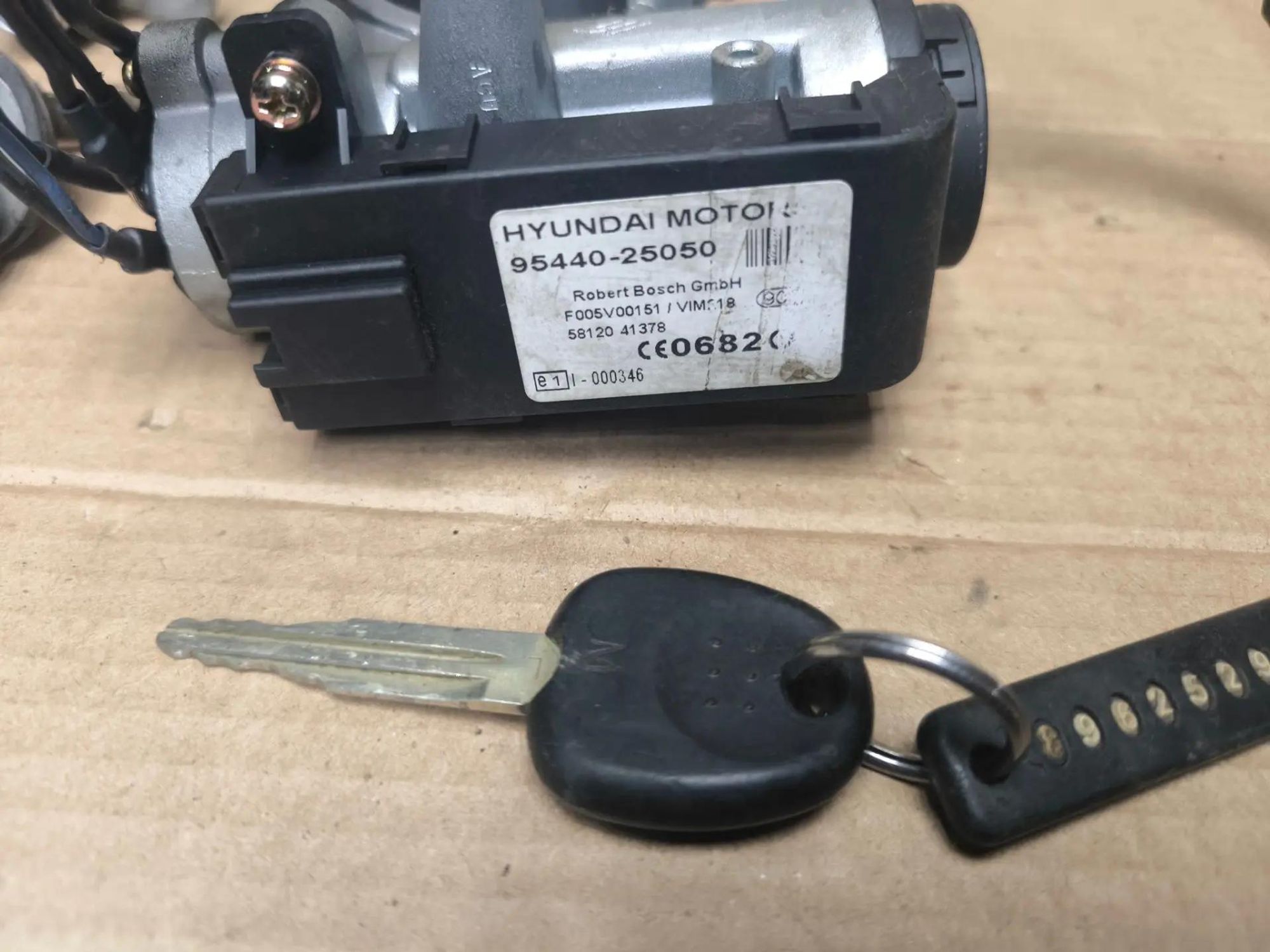 https://ycs.partsauto.market/partsauto-images/thmbs/userImages/d89d66a30f14dbad161fb7a986aa0fe5/part/11267346-b68b-4e96-a28d-8bfa16e9b4f2_1786263316408.jpg