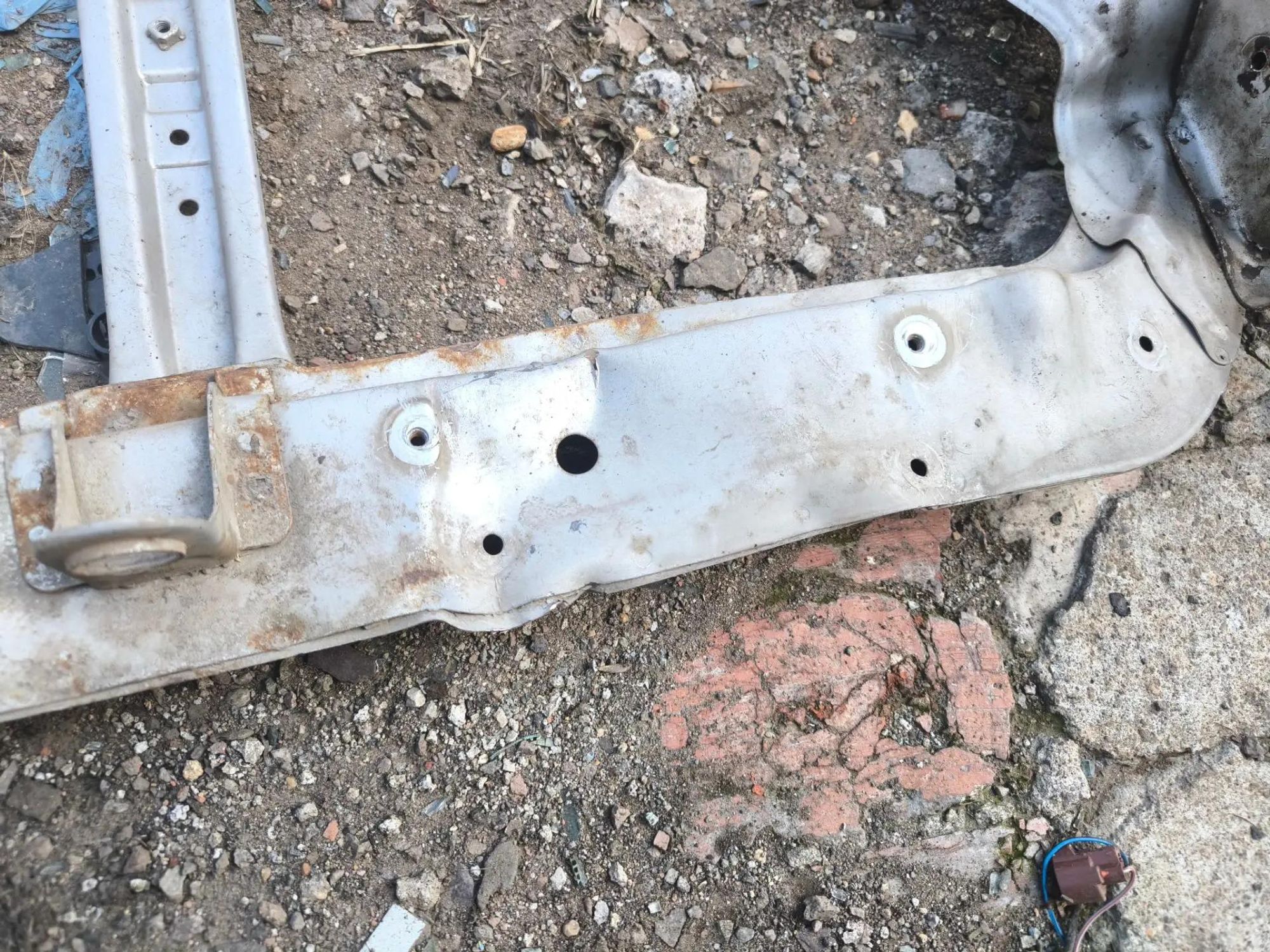https://ycs.partsauto.market/partsauto-images/thmbs/userImages/d89d66a30f14dbad161fb7a986aa0fe5/part/12131919-b79c-4d62-adc6-cd06652de2b3_1786286644852.jpg