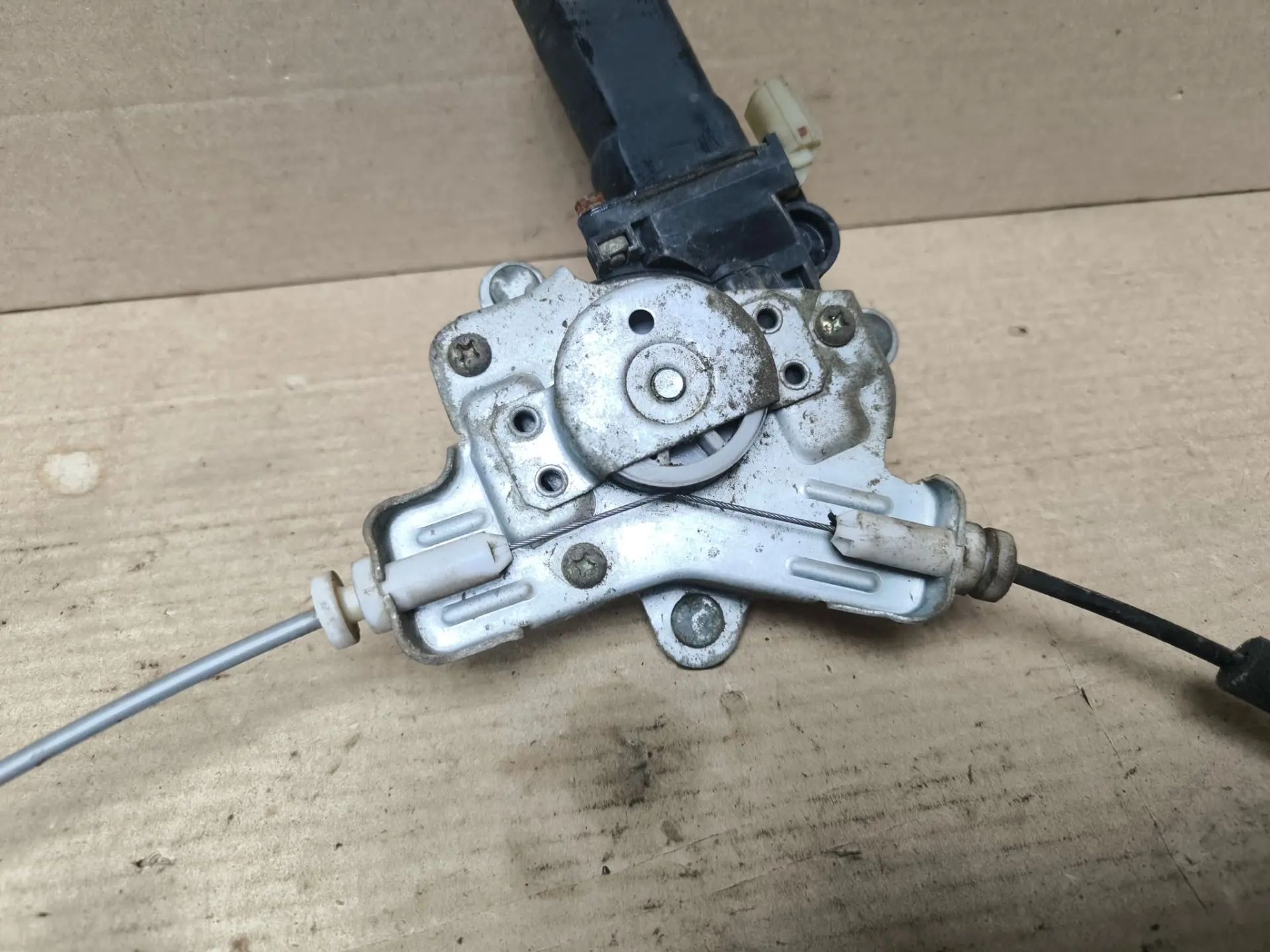 https://ycs.partsauto.market/partsauto-images/thmbs/userImages/d89d66a30f14dbad161fb7a986aa0fe5/part/127a31dc-6eed-45e8-b530-6971f2c7d1c4_1784697830451.jpg