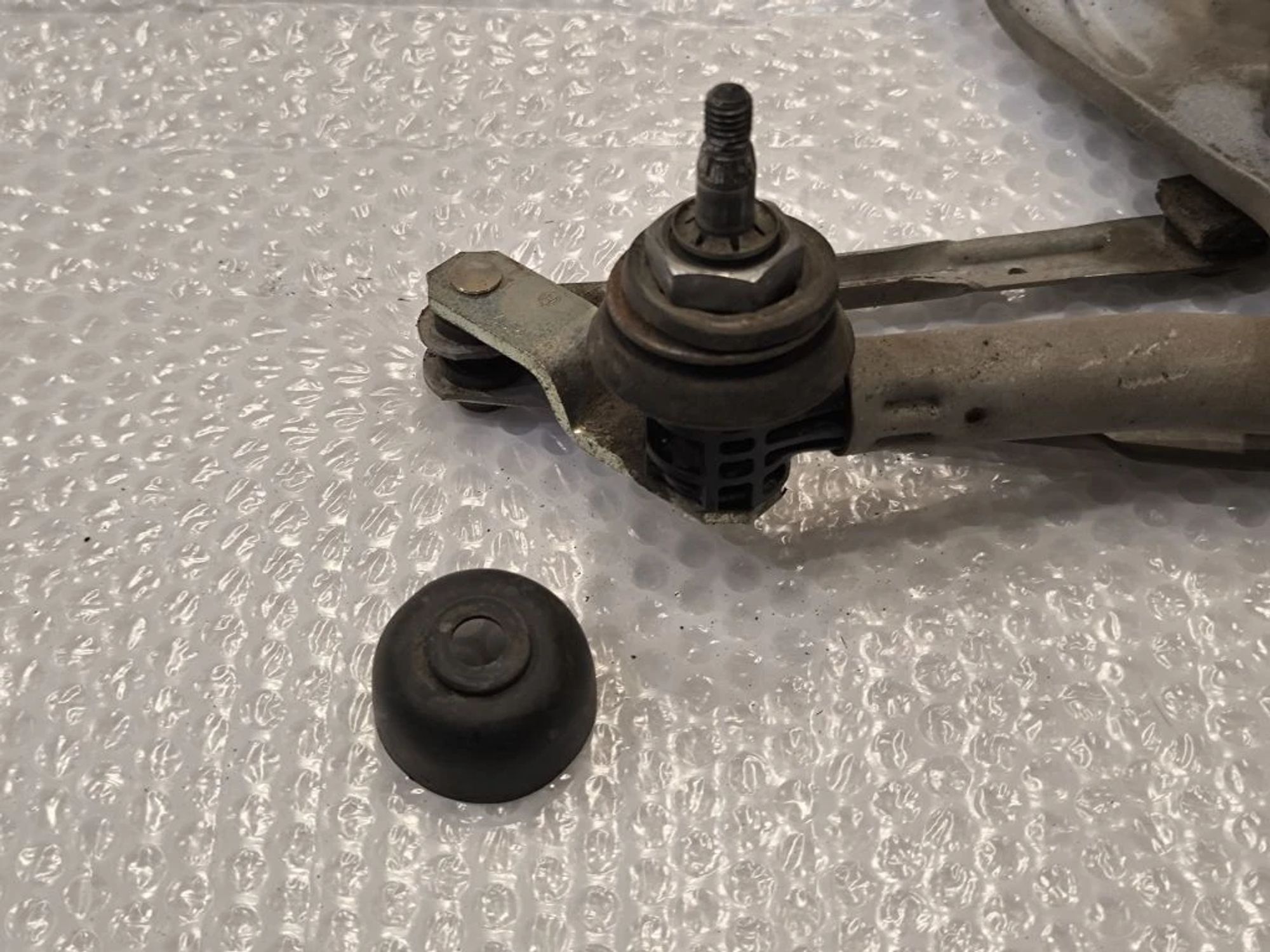 https://ycs.partsauto.market/partsauto-images/thmbs/userImages/d89d66a30f14dbad161fb7a986aa0fe5/part/12aea354-63c5-48d1-8d5b-c2a17d6bf71e_1777899977501.jpg