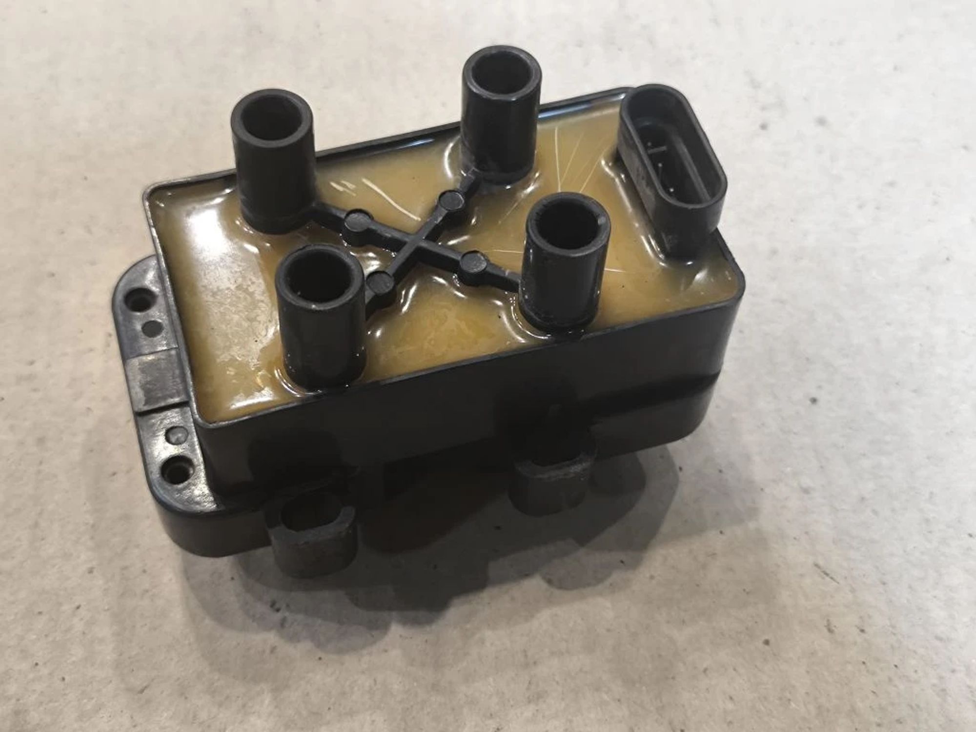 https://ycs.partsauto.market/partsauto-images/thmbs/userImages/d89d66a30f14dbad161fb7a986aa0fe5/part/131941c8-3e59-4bd3-b2f9-501666717009_1779947766029.jpg