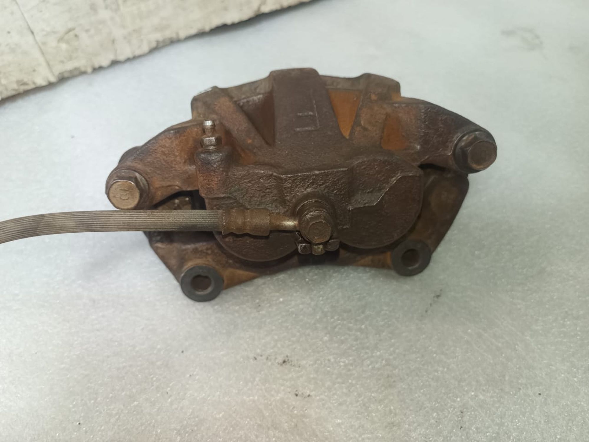 https://ycs.partsauto.market/partsauto-images/thmbs/userImages/d89d66a30f14dbad161fb7a986aa0fe5/part/14878373-f68d-4c78-b3a2-5ba6bc8302f0_1743577183781.jpg