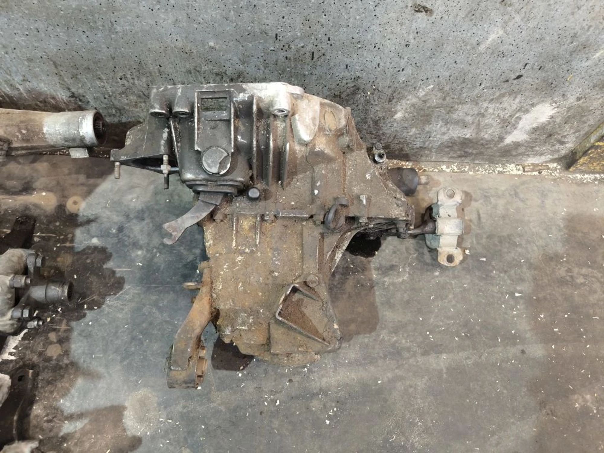 https://ycs.partsauto.market/partsauto-images/thmbs/userImages/d89d66a30f14dbad161fb7a986aa0fe5/part/14c112a6-88c4-4f19-bacb-c5e424ef7d33_1778137143061.jpg