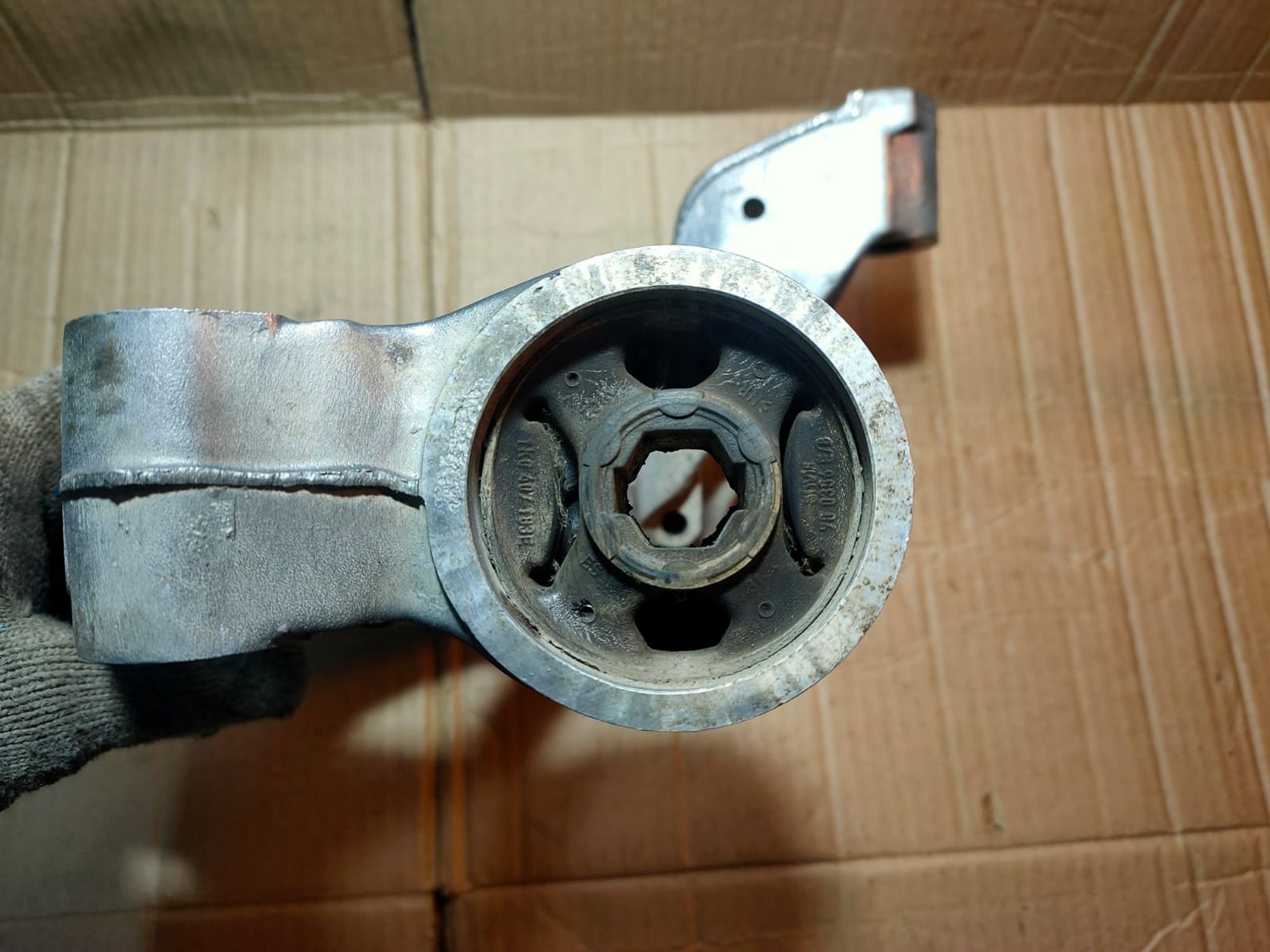 https://ycs.partsauto.market/partsauto-images/thmbs/userImages/d89d66a30f14dbad161fb7a986aa0fe5/part/156c0663-6602-4a4e-a62e-74a962d0afb2_1699606109773.jpg