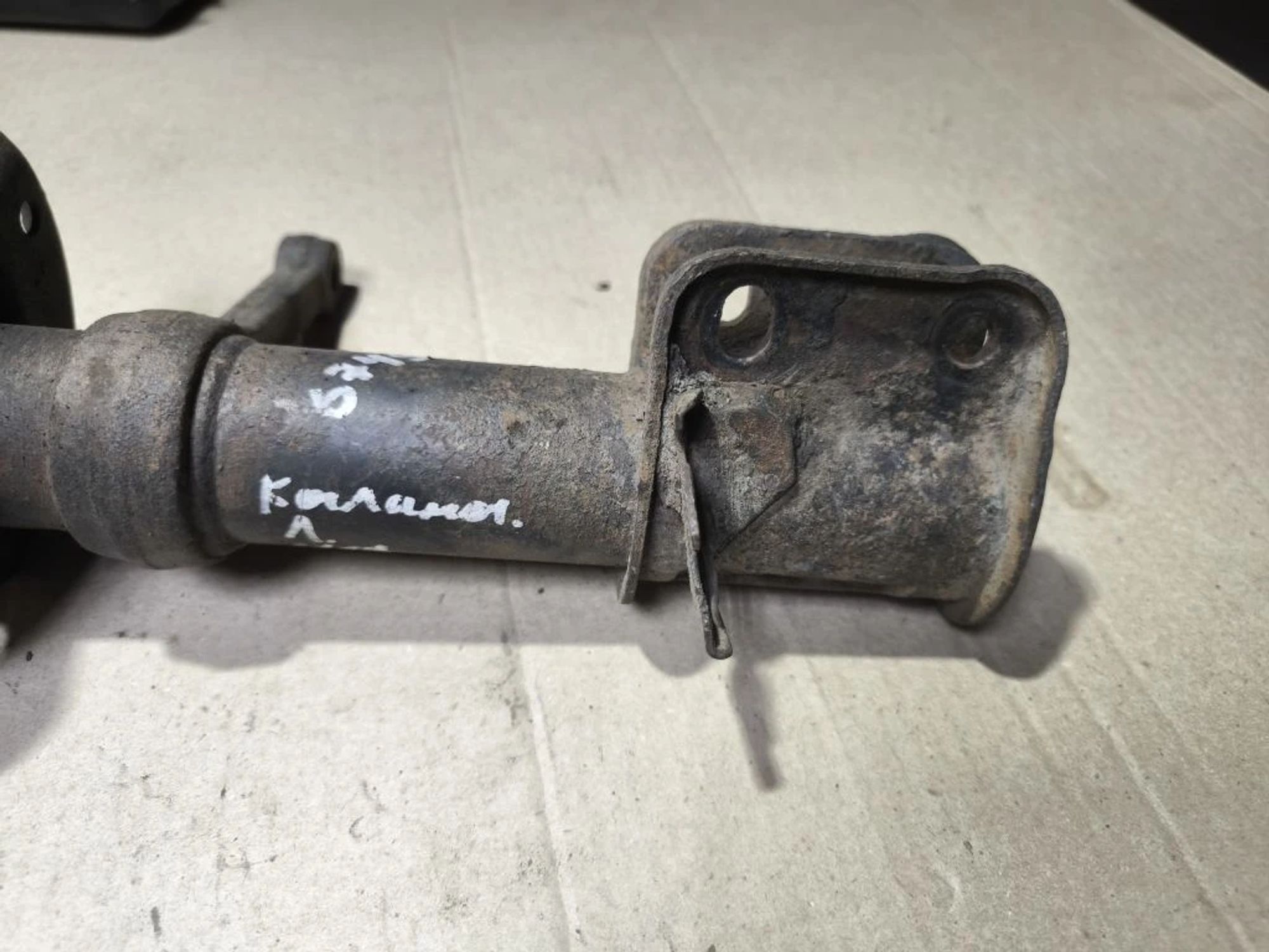 https://ycs.partsauto.market/partsauto-images/thmbs/userImages/d89d66a30f14dbad161fb7a986aa0fe5/part/15c5e85e-f8be-41af-b091-b53c6b1a28c6_1780575692840.jpg
