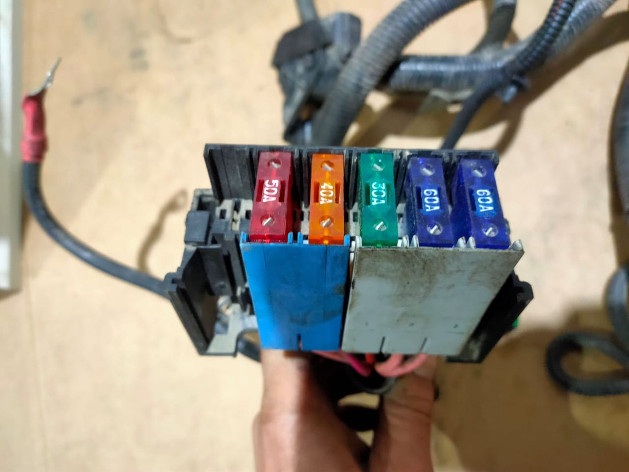 https://ycs.partsauto.market/partsauto-images/thmbs/userImages/d89d66a30f14dbad161fb7a986aa0fe5/part/15c8ff72-a62a-49c4-801e-3e9443cf2d1a_1695969318895.jpg