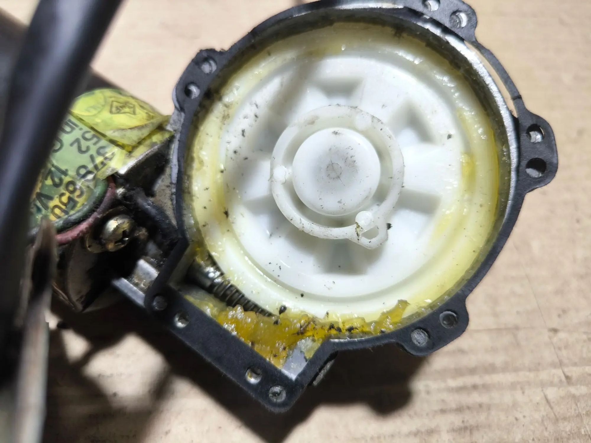 https://ycs.partsauto.market/partsauto-images/thmbs/userImages/d89d66a30f14dbad161fb7a986aa0fe5/part/15fea6e3-4914-46a1-b5a8-b16cbb901ca1_1783521526870.jpg