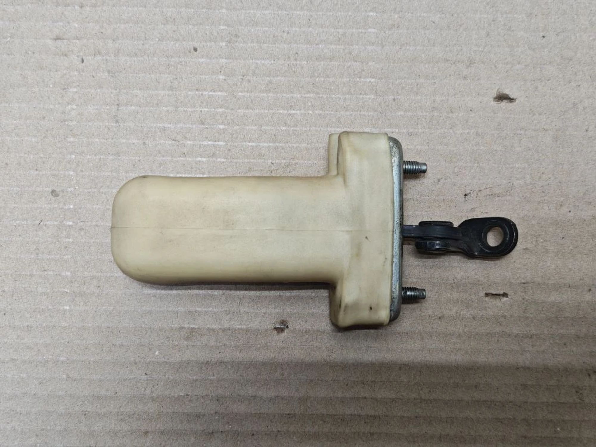 https://ycs.partsauto.market/partsauto-images/thmbs/userImages/d89d66a30f14dbad161fb7a986aa0fe5/part/1797165b-fd9b-4fcb-834e-69cd9ee07bbb_1769755375857.jpg