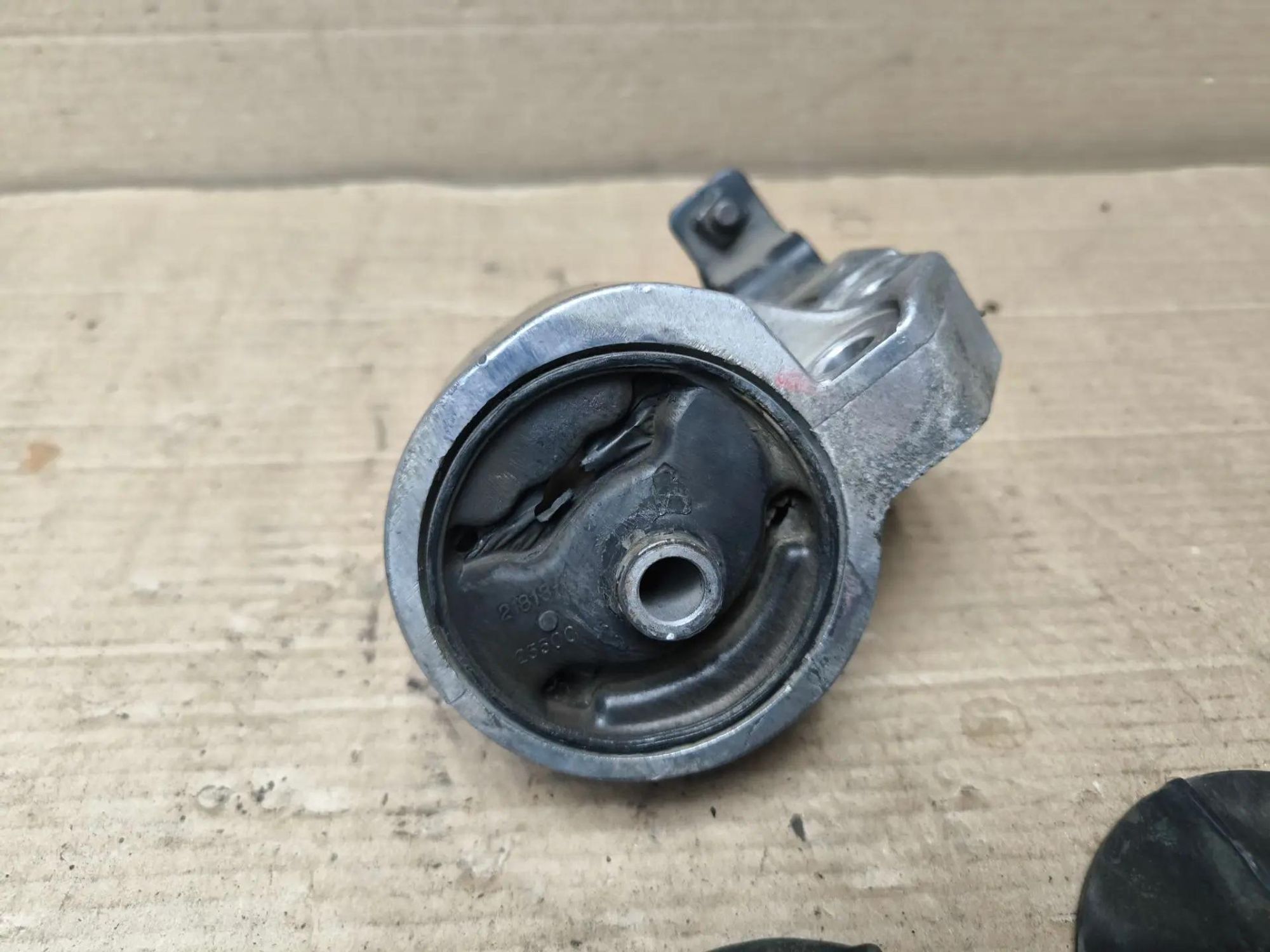 https://ycs.partsauto.market/partsauto-images/thmbs/userImages/d89d66a30f14dbad161fb7a986aa0fe5/part/185eef21-41fe-4748-a8f3-298fdc44a552_1787032462905.jpg