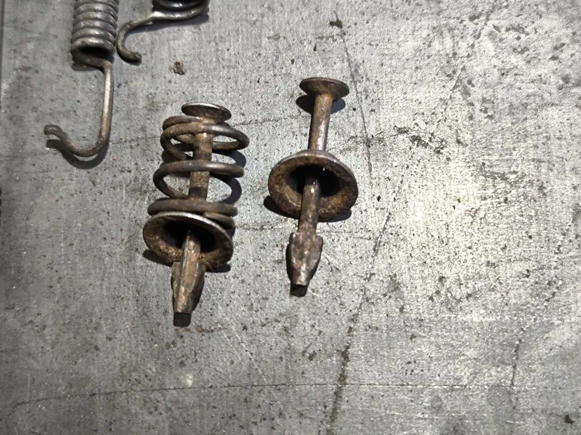 https://ycs.partsauto.market/partsauto-images/thmbs/userImages/d89d66a30f14dbad161fb7a986aa0fe5/part/1a4ff3ea-f859-432f-ad31-bca126406c42_1780468434766.jpg
