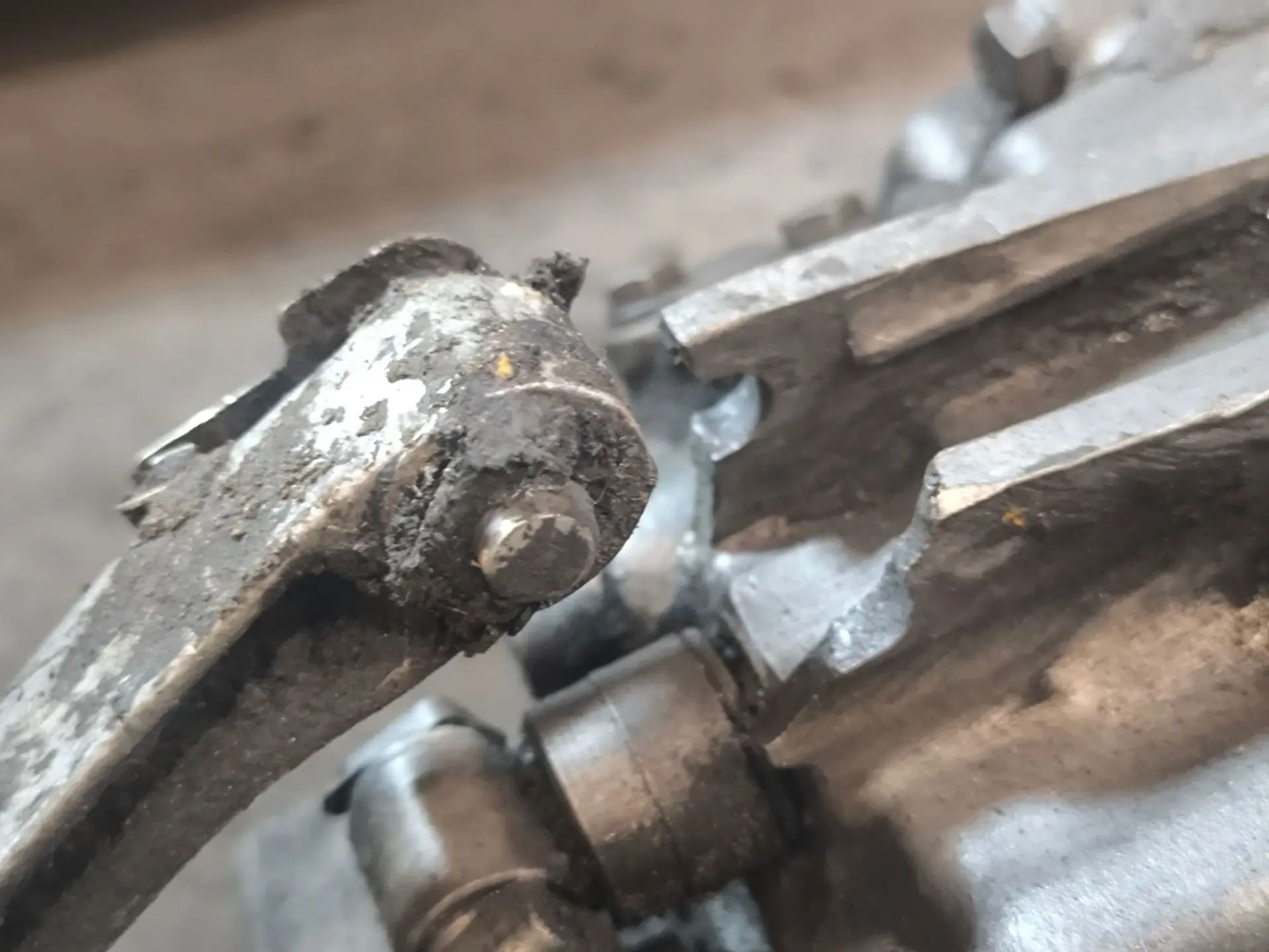 https://ycs.partsauto.market/partsauto-images/thmbs/userImages/d89d66a30f14dbad161fb7a986aa0fe5/part/1adb5e2d-f404-4f19-bd11-07c5b9884c39_1782403625986.jpg