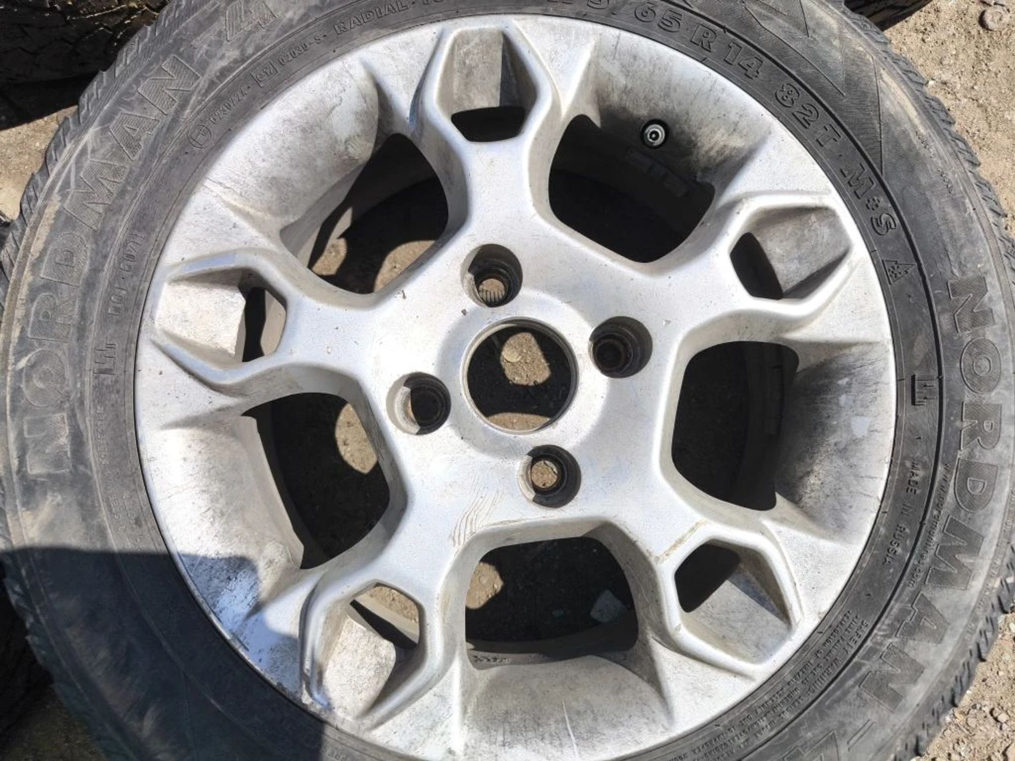 https://ycs.partsauto.market/partsauto-images/thmbs/userImages/d89d66a30f14dbad161fb7a986aa0fe5/part/1af14336-7194-42b0-a986-e29b0f6072cc_1778140139369.jpg