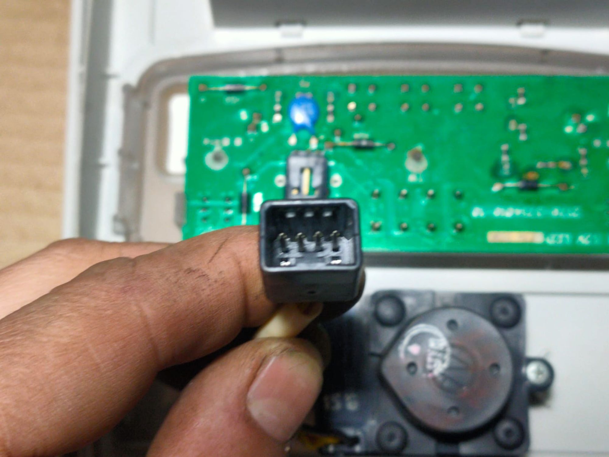 https://ycs.partsauto.market/partsauto-images/thmbs/userImages/d89d66a30f14dbad161fb7a986aa0fe5/part/1c831aad-7580-4f88-8c8e-b3560043458d_1729687992652.jpg