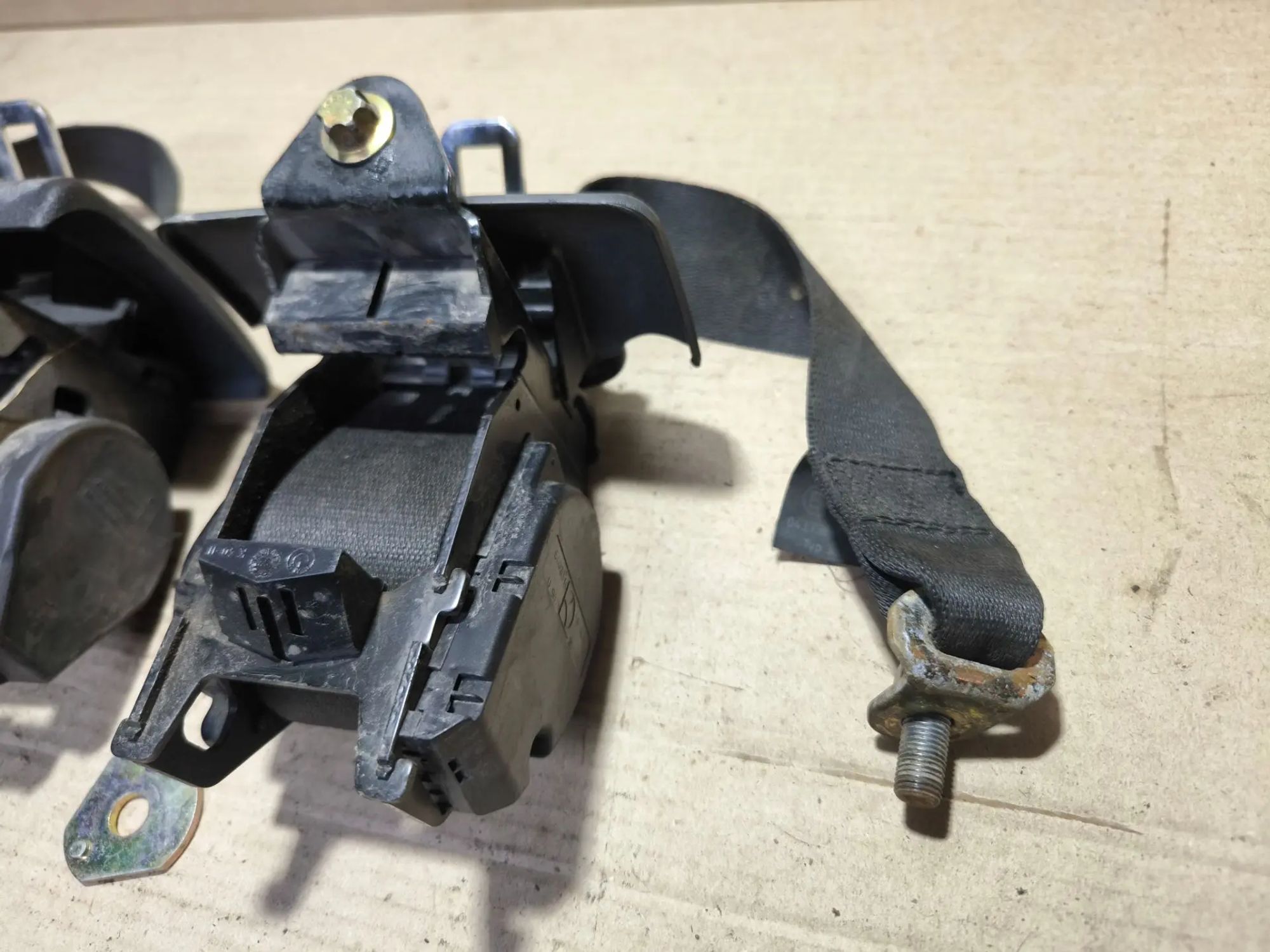 https://ycs.partsauto.market/partsauto-images/thmbs/userImages/d89d66a30f14dbad161fb7a986aa0fe5/part/1c9e0975-12ec-443c-8ea0-9f8d2d9d7ef3_1783525324568.jpg