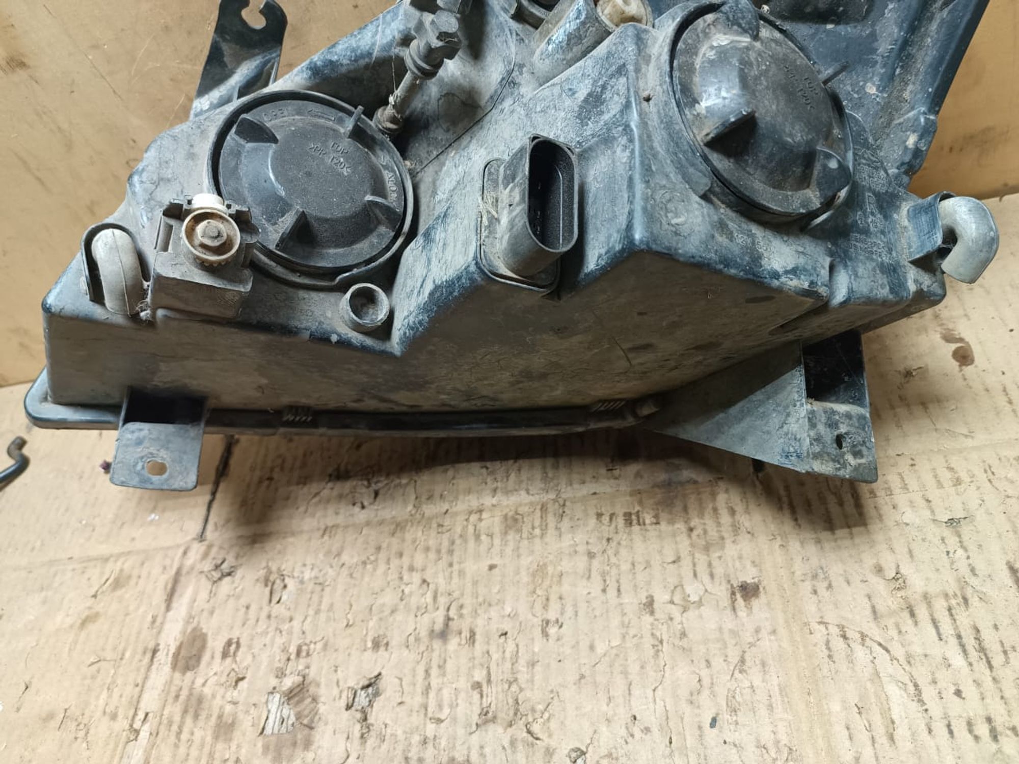 https://ycs.partsauto.market/partsauto-images/thmbs/userImages/d89d66a30f14dbad161fb7a986aa0fe5/part/1cb2f43d-6baf-4402-903f-31fee738c77f_1740641012373.jpg