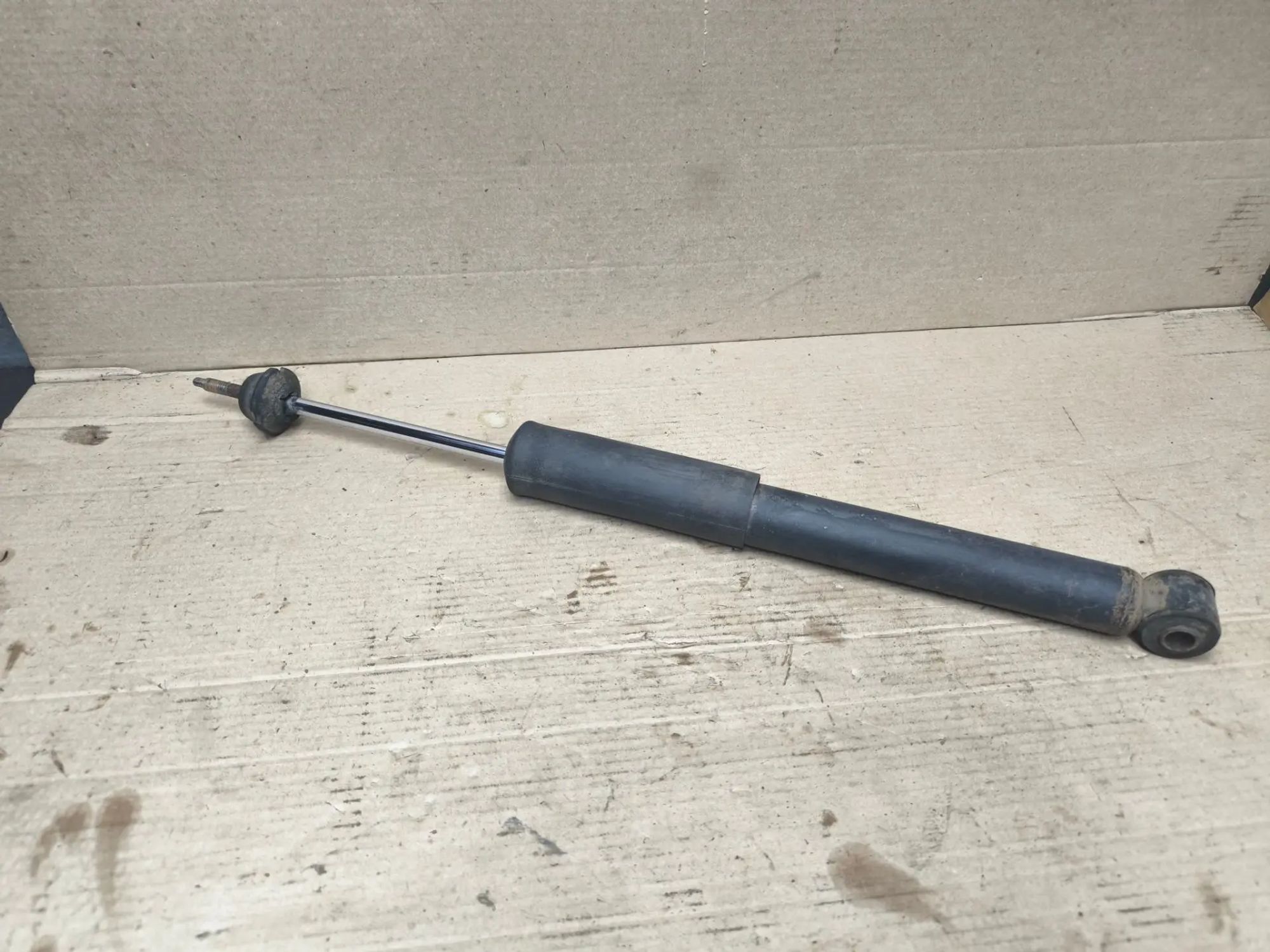 https://ycs.partsauto.market/partsauto-images/thmbs/userImages/d89d66a30f14dbad161fb7a986aa0fe5/part/1d2ae504-5608-45d1-921a-1ba931258662_1783855485329.jpg