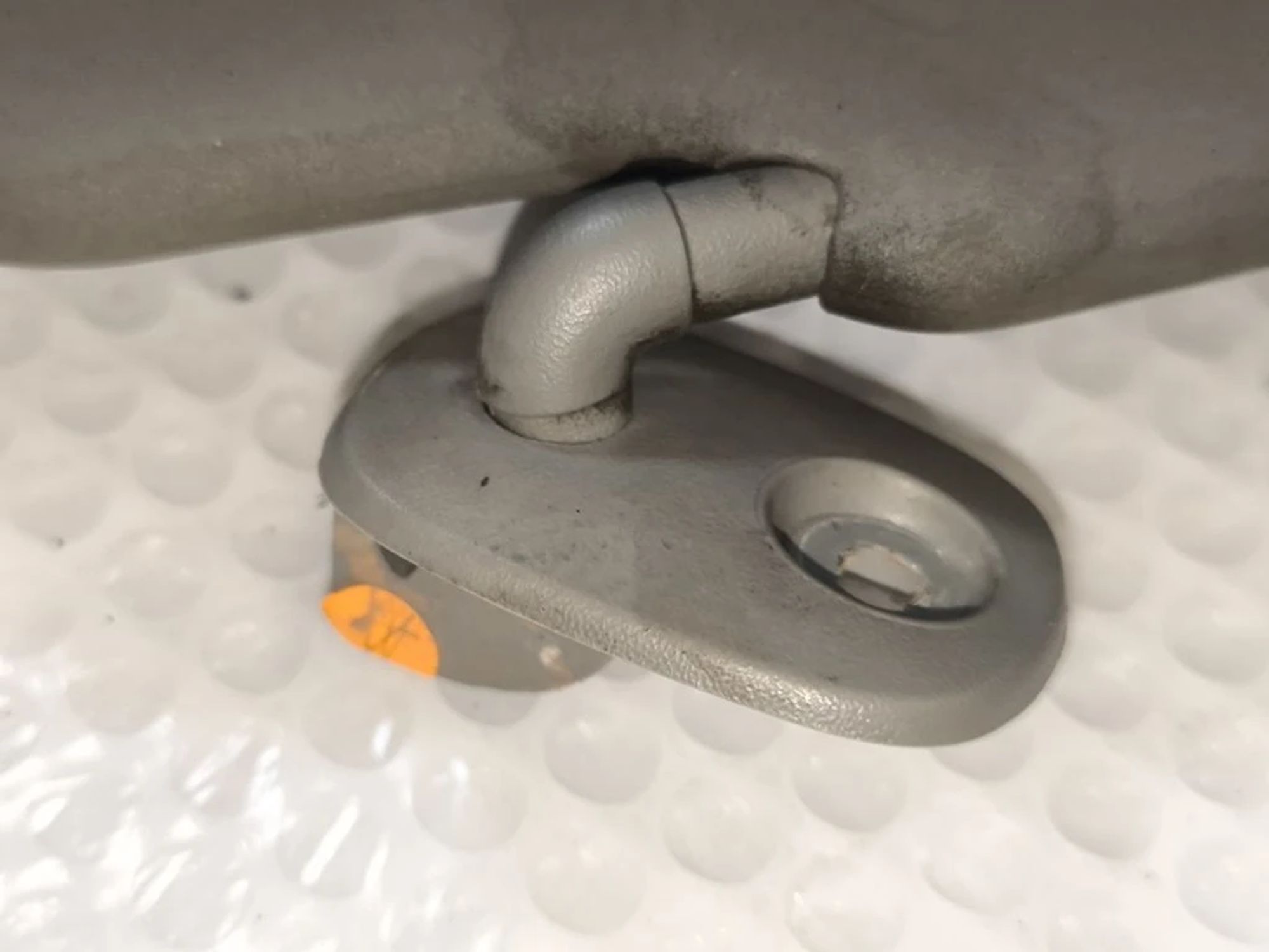 https://ycs.partsauto.market/partsauto-images/thmbs/userImages/d89d66a30f14dbad161fb7a986aa0fe5/part/1e337240-1bcb-4114-86c5-33a1c7f5ce92_1777369166137.jpg