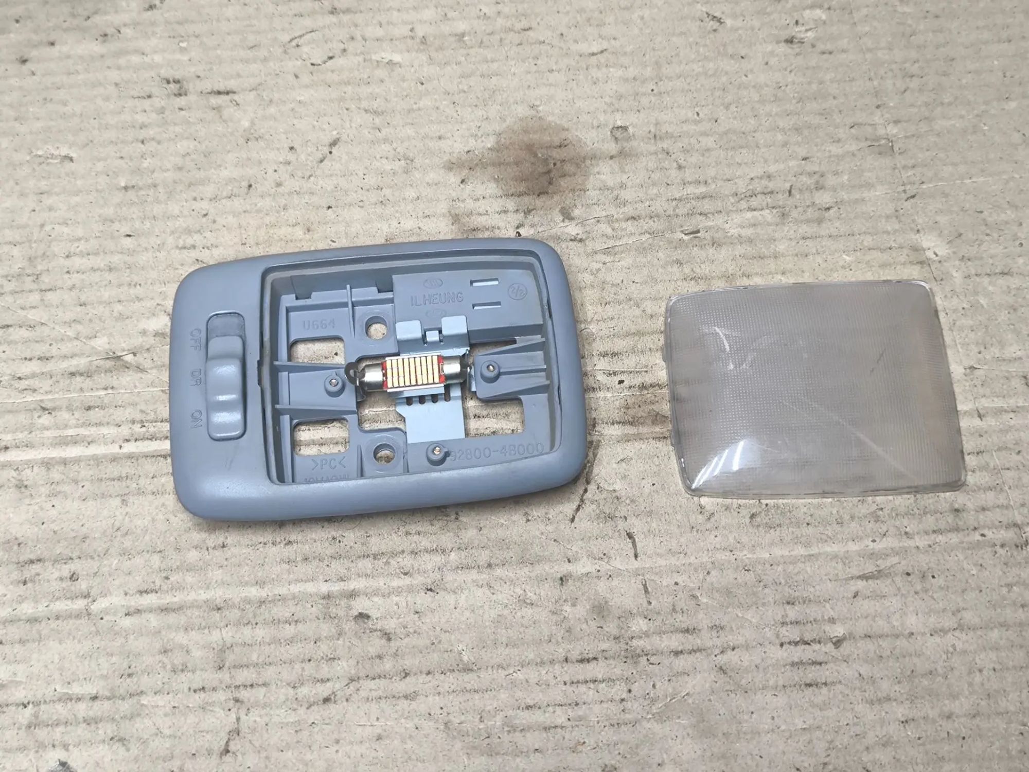 https://ycs.partsauto.market/partsauto-images/thmbs/userImages/d89d66a30f14dbad161fb7a986aa0fe5/part/1e54a8f1-f678-45cb-8d66-0bdd03a61428_1784474223036.jpg