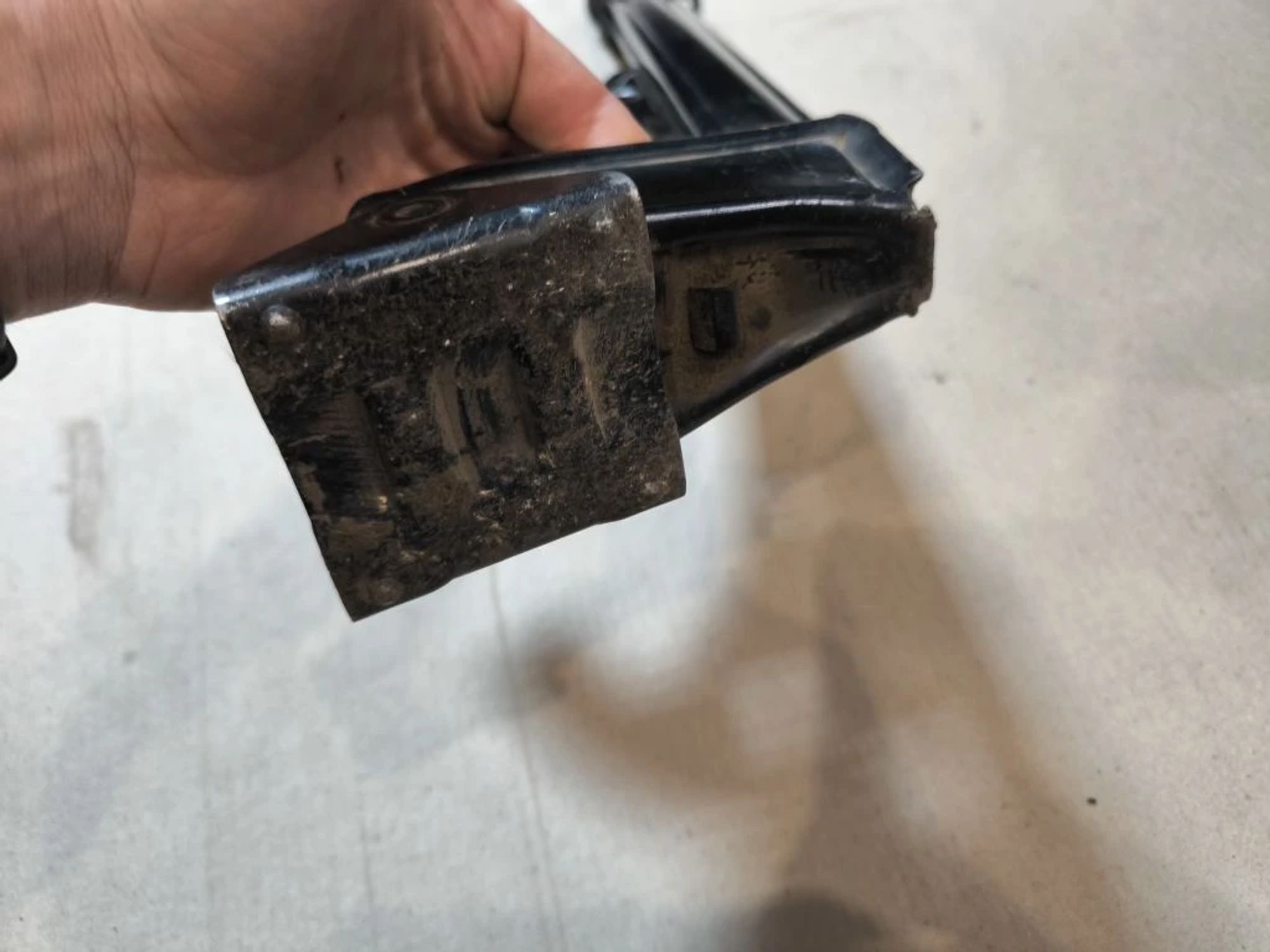 https://ycs.partsauto.market/partsauto-images/thmbs/userImages/d89d66a30f14dbad161fb7a986aa0fe5/part/1e9946be-7129-4a75-9c82-ef4c772e0d40_1780571534505.jpg