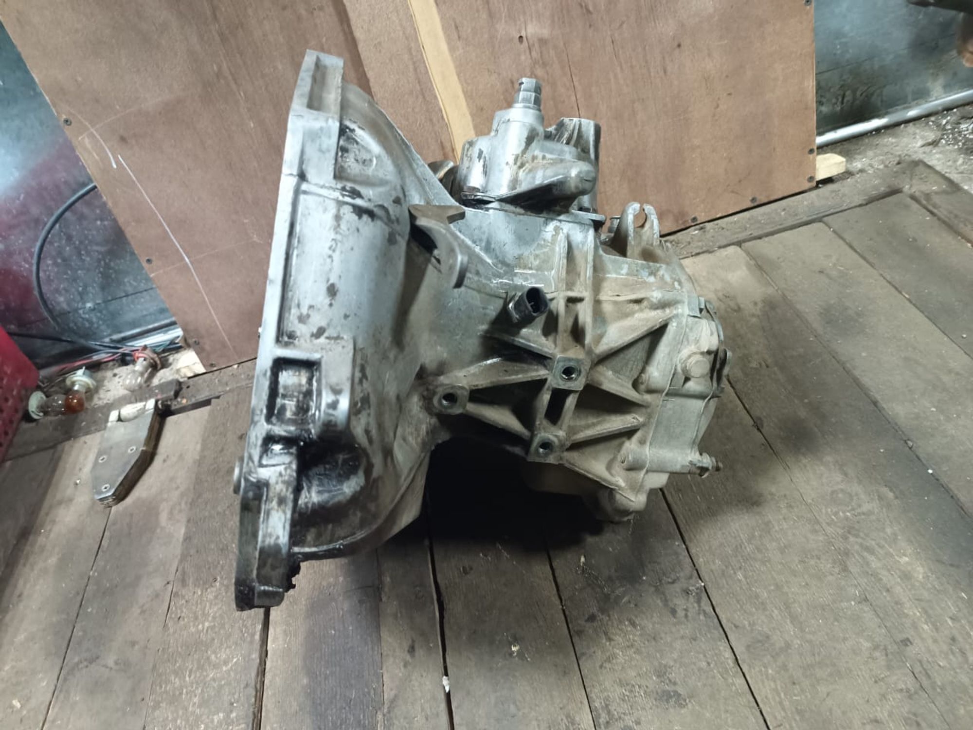 https://ycs.partsauto.market/partsauto-images/thmbs/userImages/d89d66a30f14dbad161fb7a986aa0fe5/part/1eefc783-6fe0-4372-9a2b-a66541d6c4f1_1738571289454.jpg