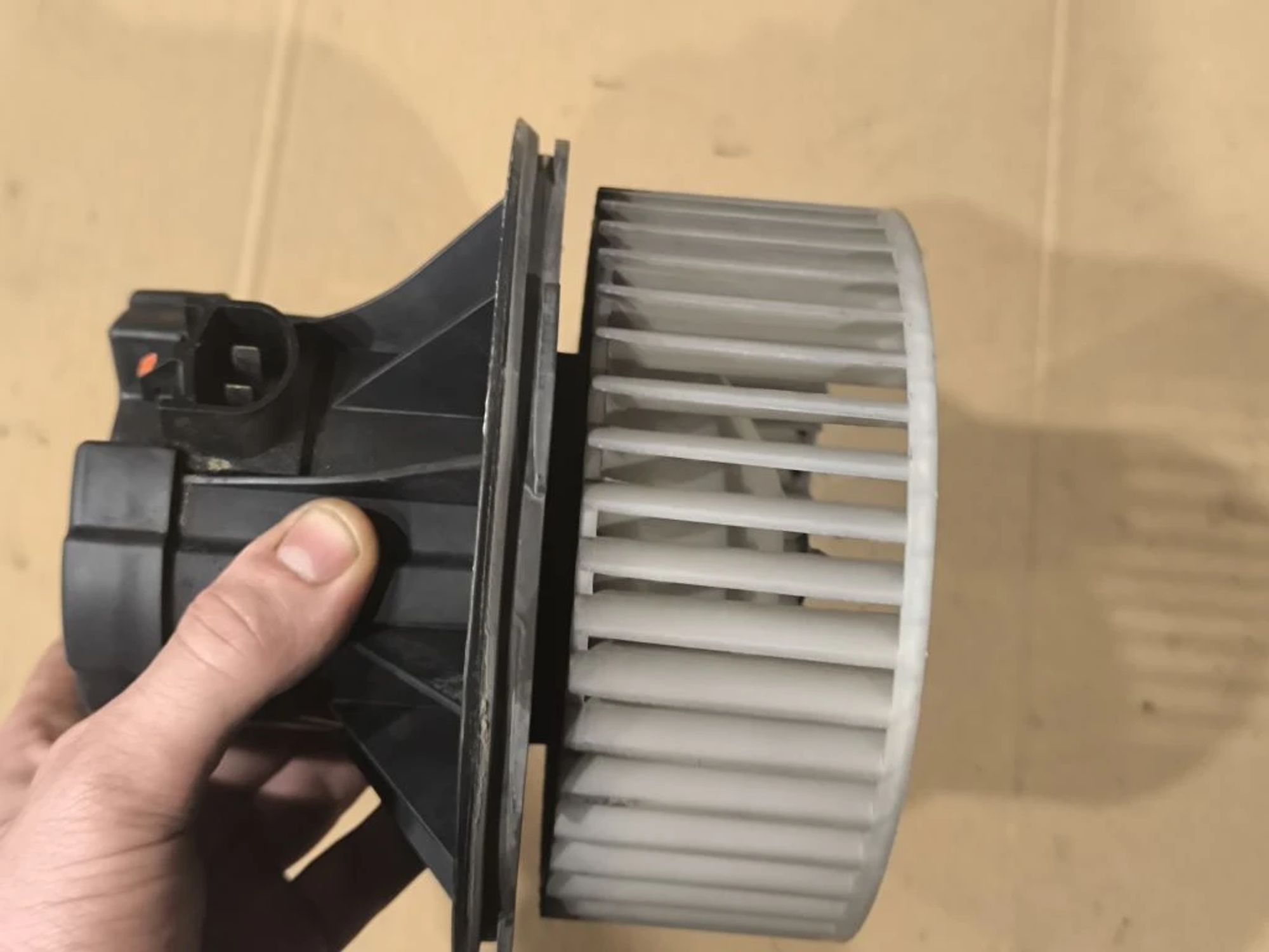 https://ycs.partsauto.market/partsauto-images/thmbs/userImages/d89d66a30f14dbad161fb7a986aa0fe5/part/1f5557f0-2345-42cc-9bc3-cf1da2accf1a_1776760174377.jpg