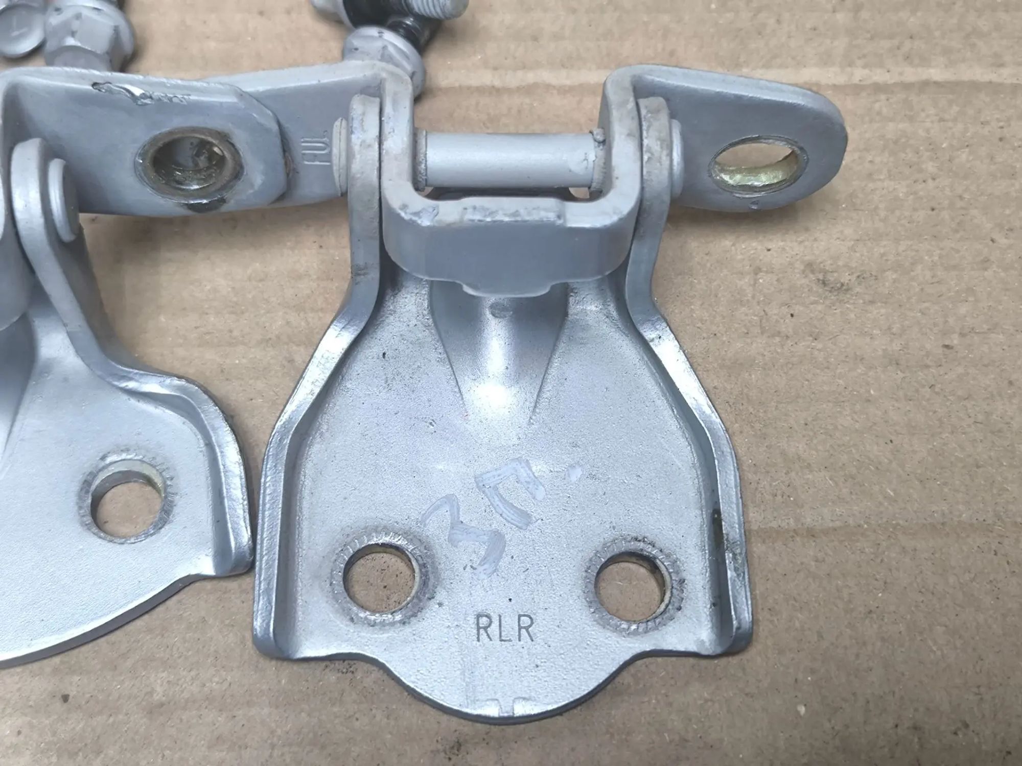 https://ycs.partsauto.market/partsauto-images/thmbs/userImages/d89d66a30f14dbad161fb7a986aa0fe5/part/205a0772-cda4-4ab6-aff5-c036a5d963d7_1785559141778.jpg